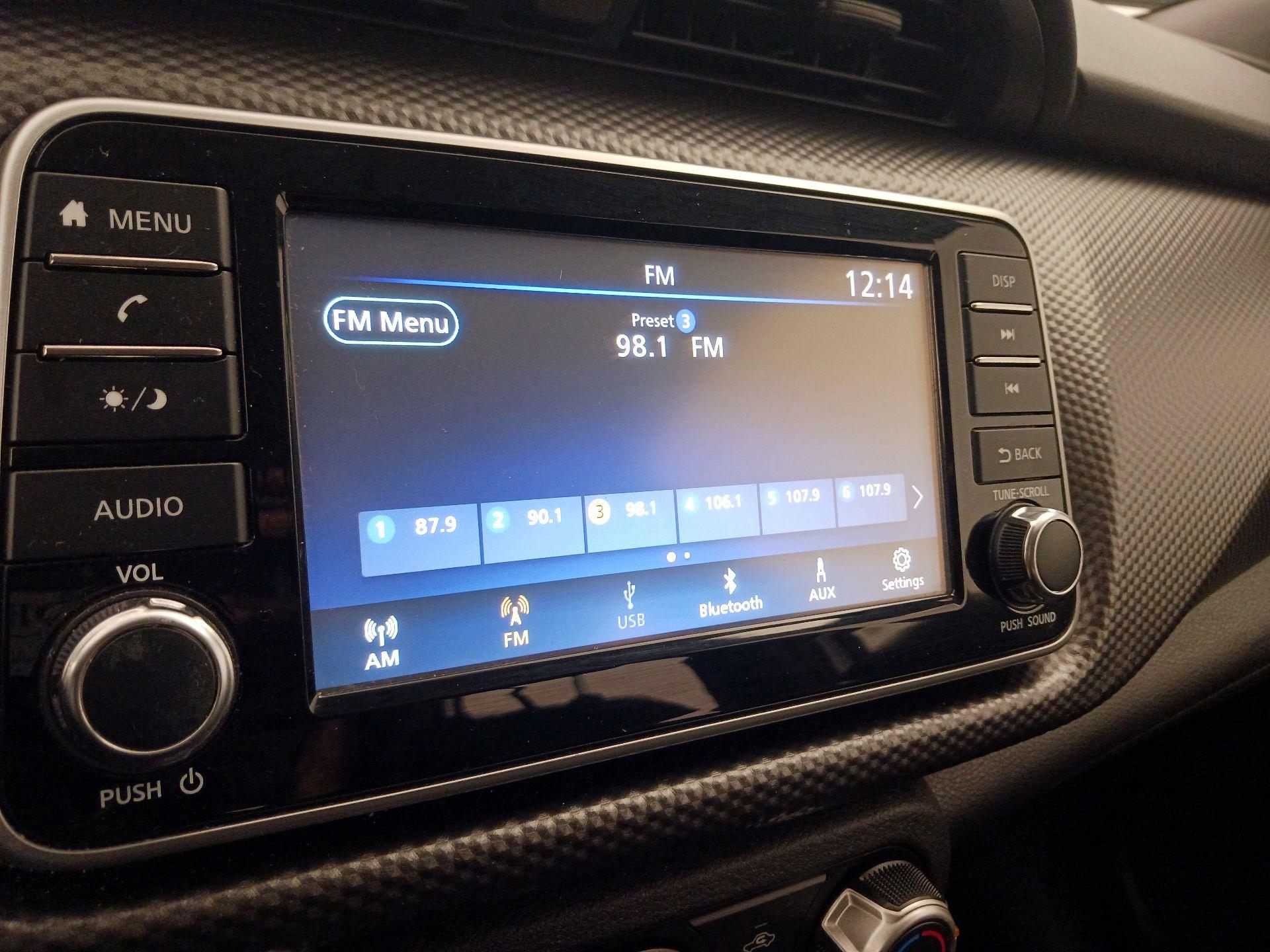 Thumbnail: 2020 Nissan Kicks - 15