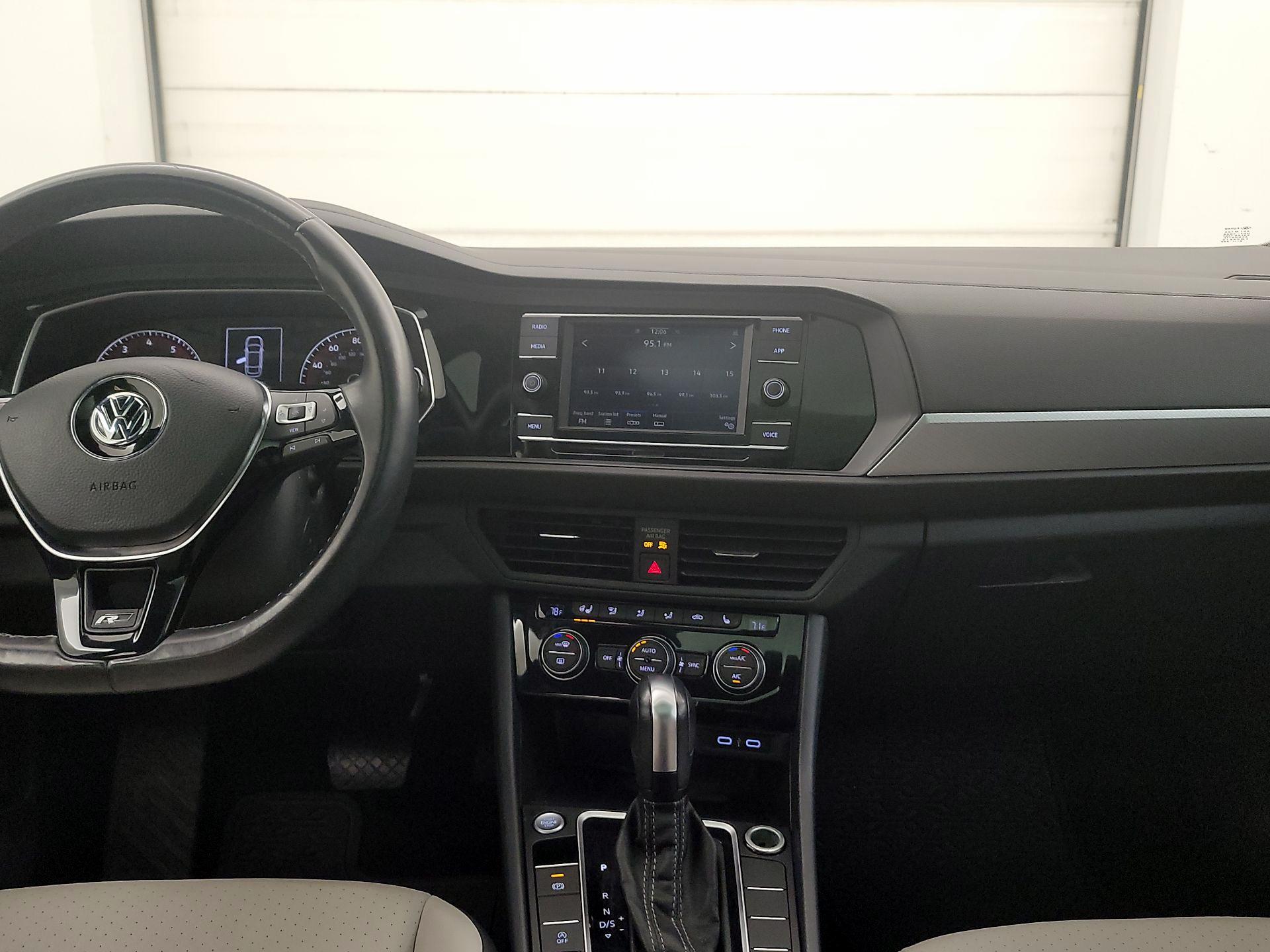 Thumbnail: 2020 Volkswagen Jetta - 9