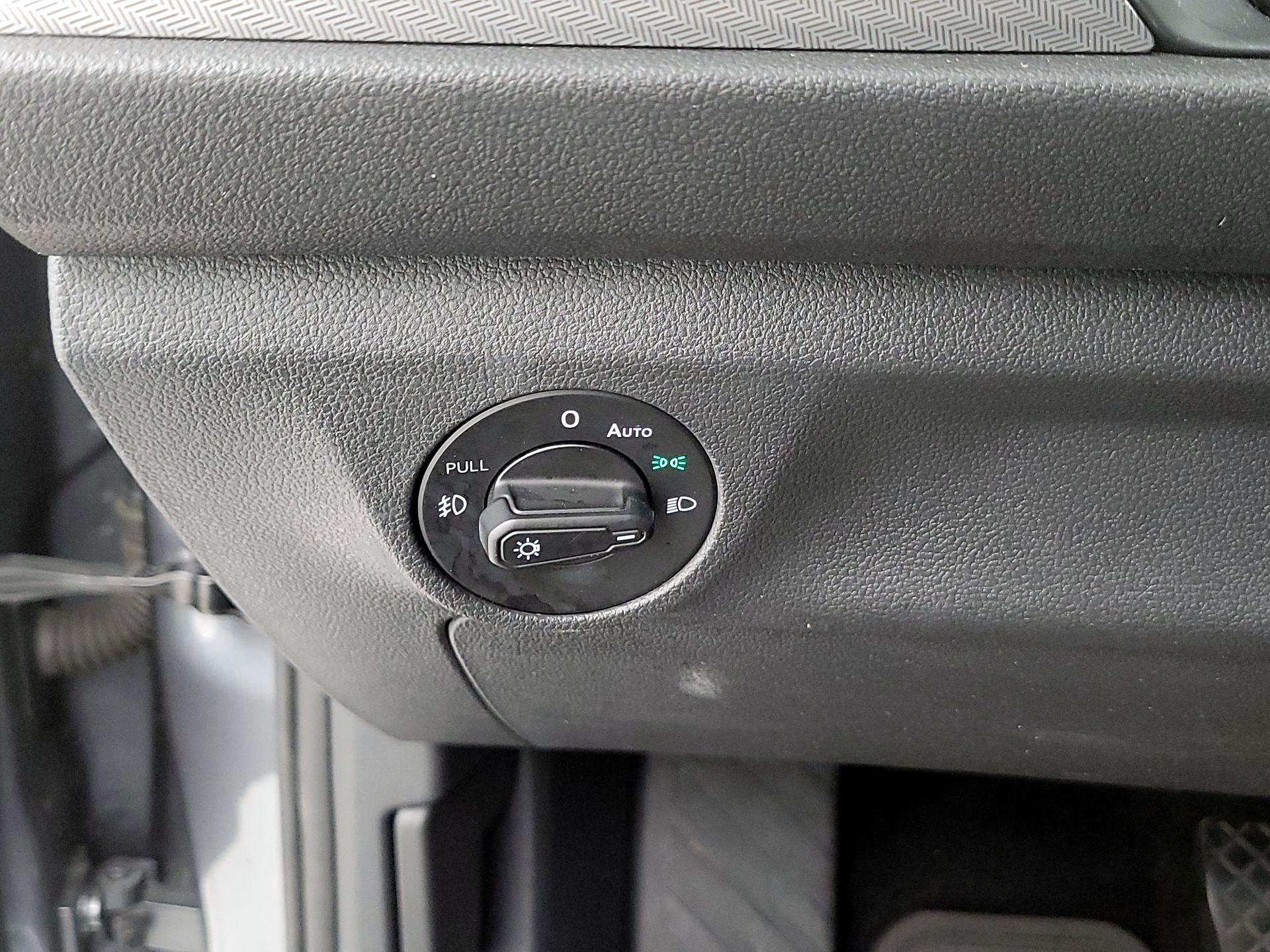 Thumbnail: 2020 Volkswagen Jetta - 13