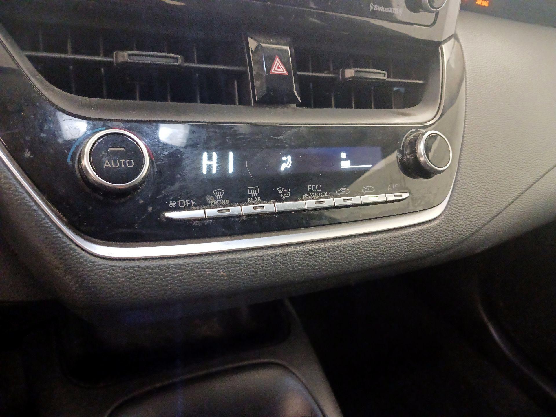 Thumbnail: 2022 Toyota Corolla - 16