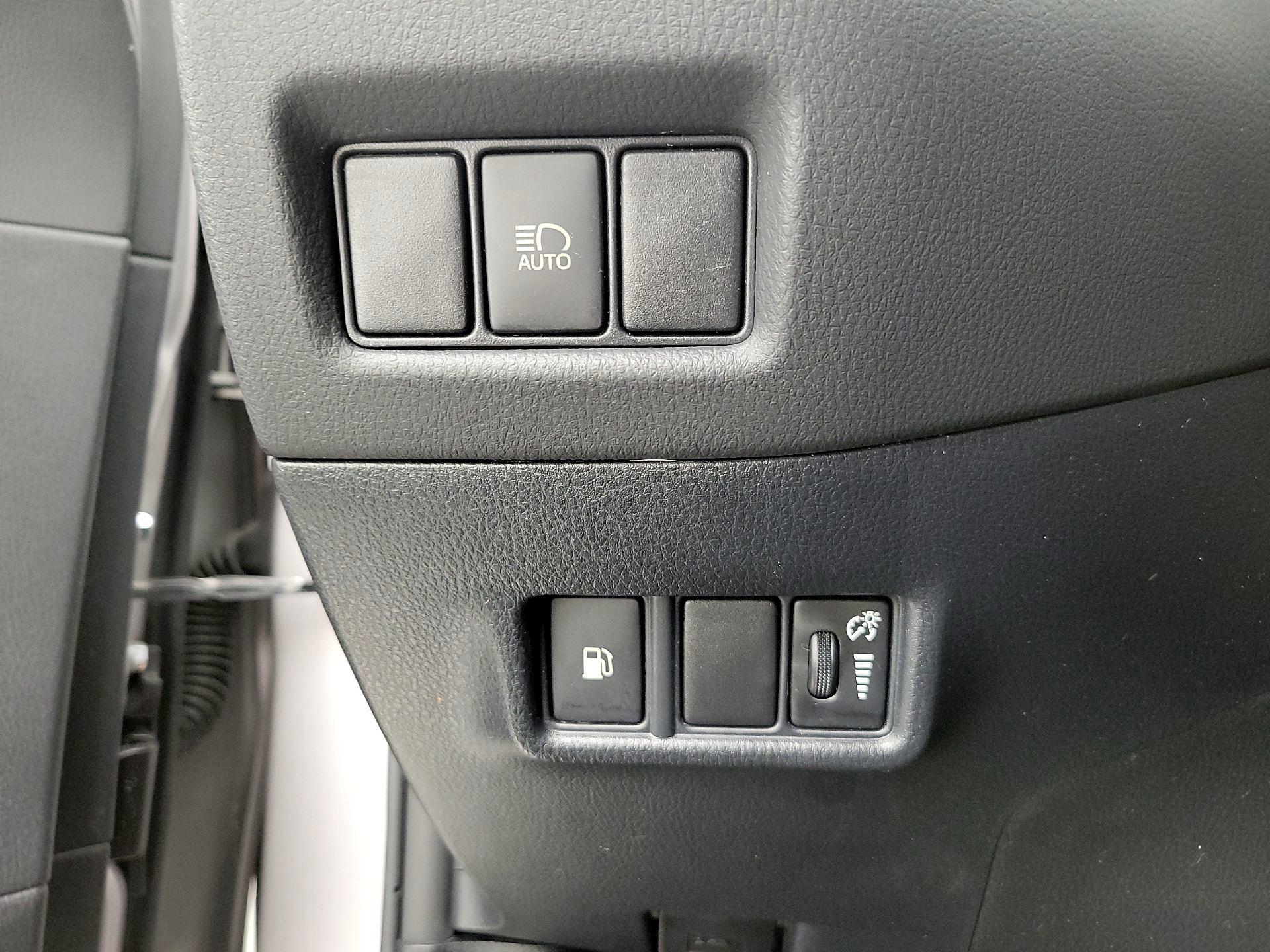 Thumbnail: 2020 Toyota C-HR - 13