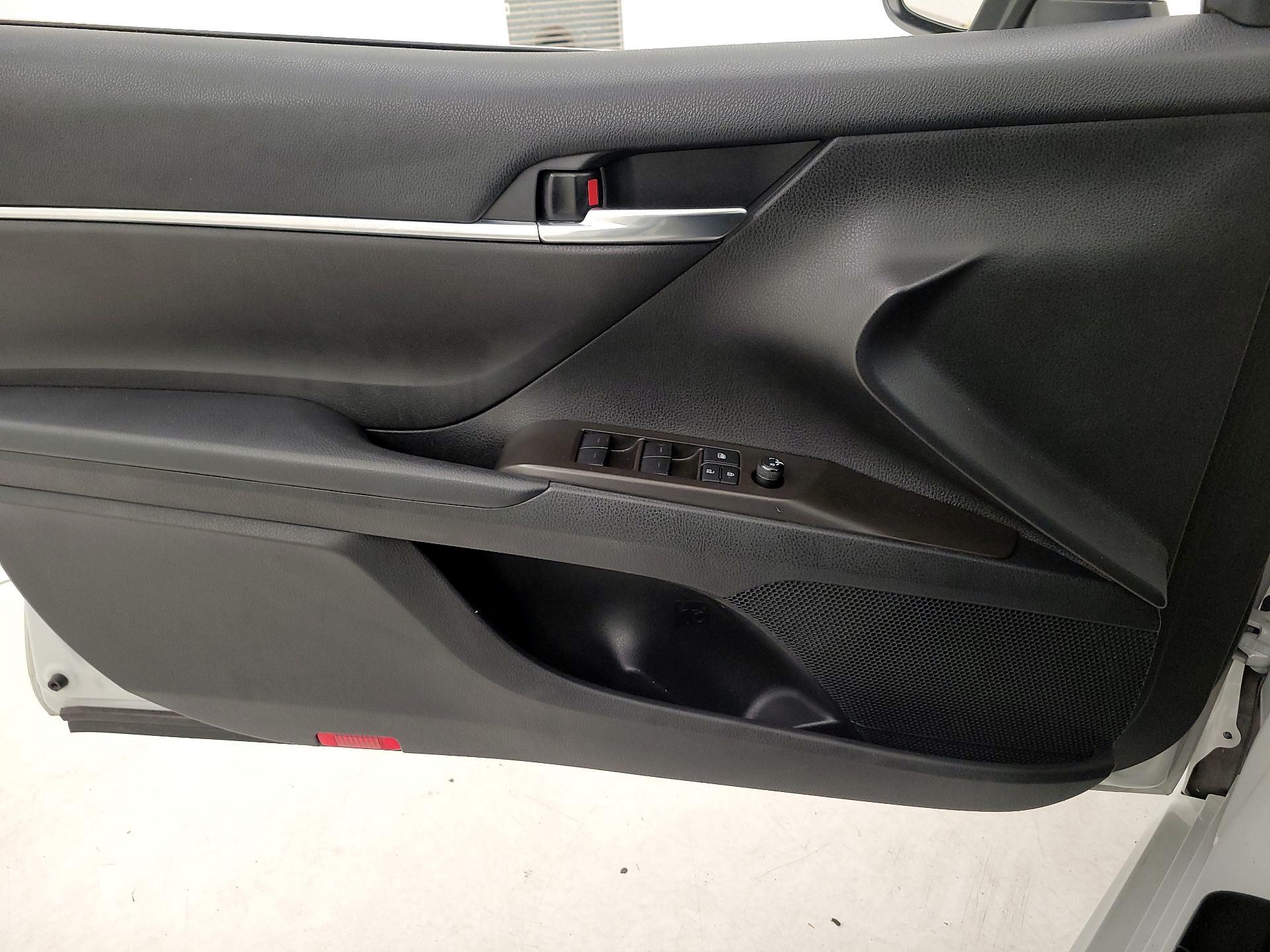 Thumbnail: 2022 Toyota Camry - 12