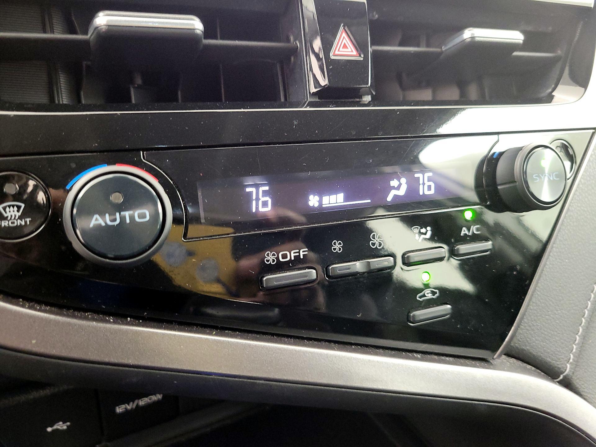 Thumbnail: 2022 Toyota Camry - 16