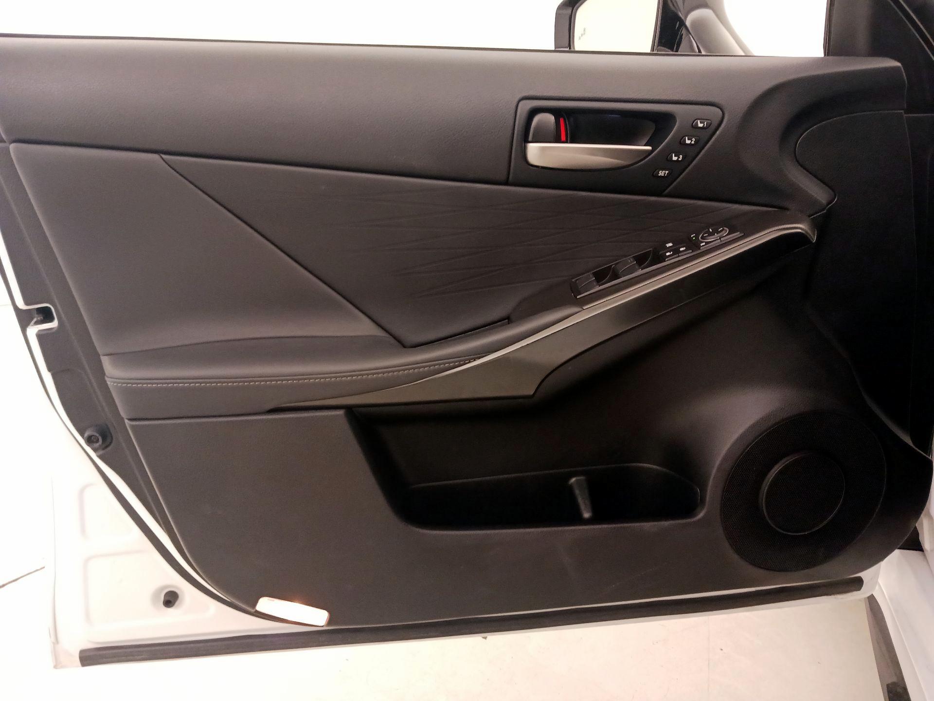 Thumbnail: 2023 Lexus IS - 12