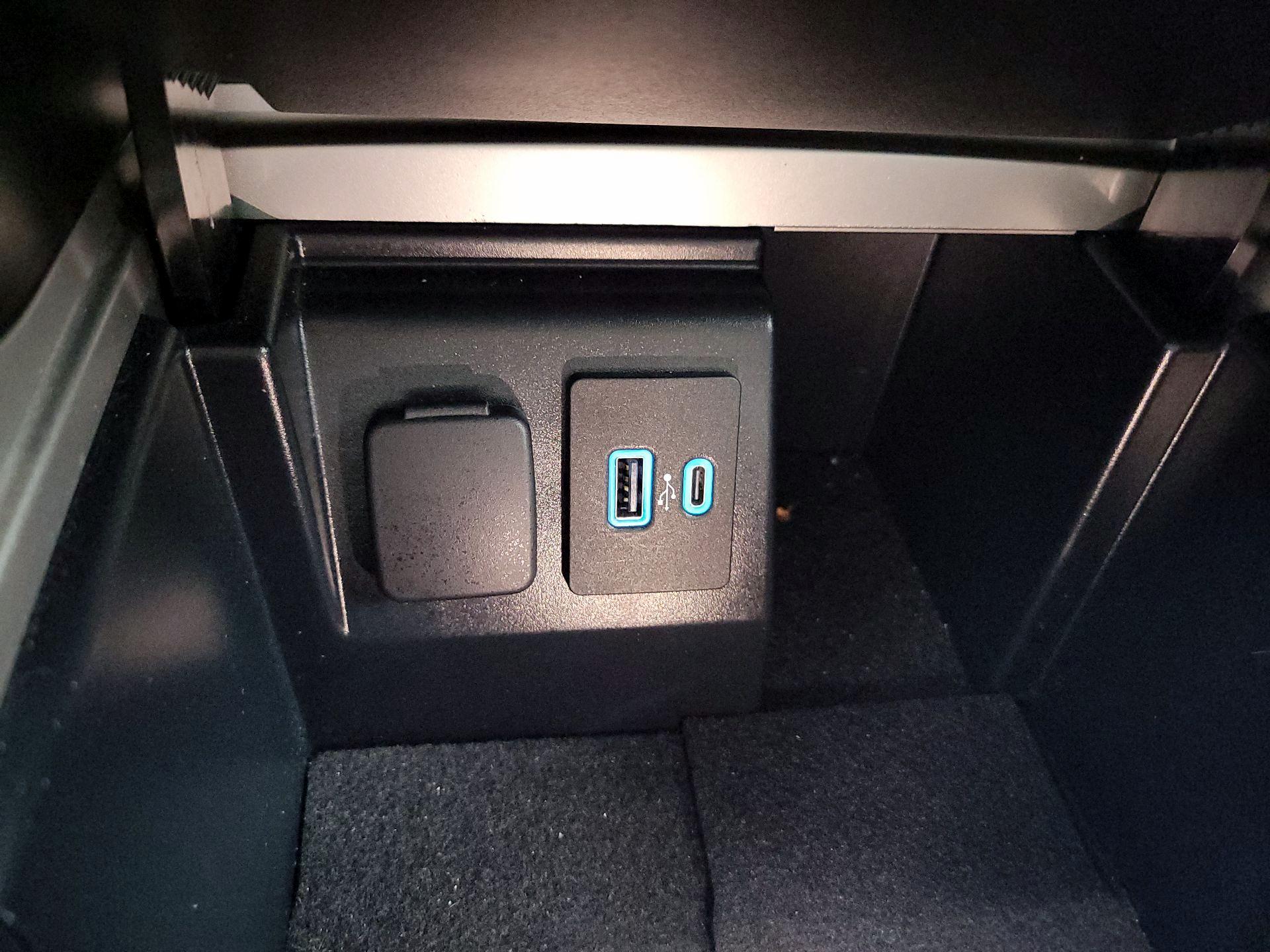 Thumbnail: 2022 Ford Explorer - 19