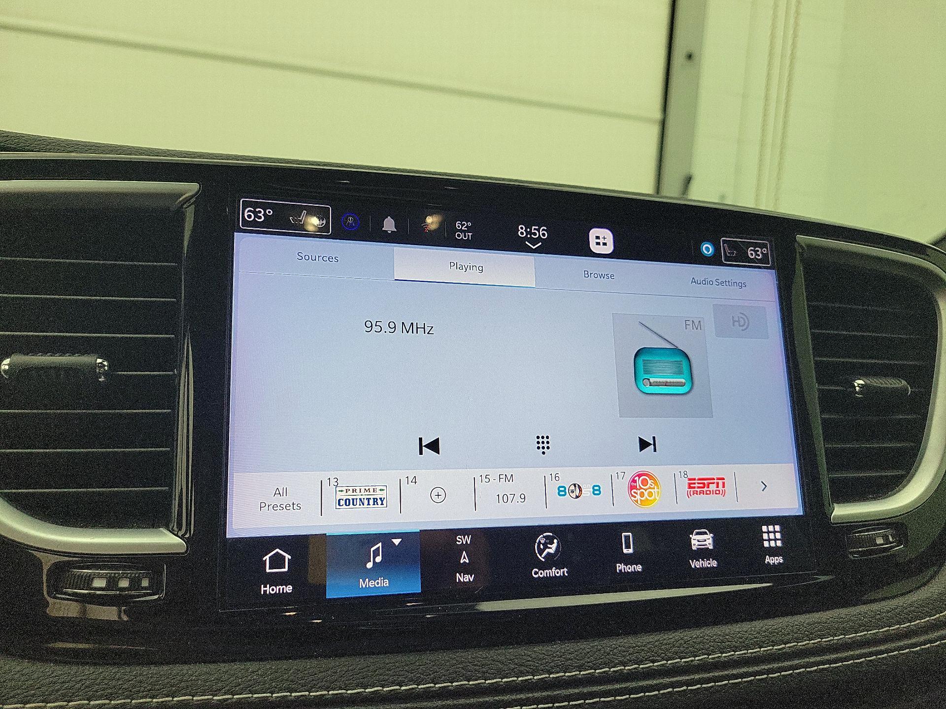 Thumbnail: 2023 Chrysler Pacifica - 16