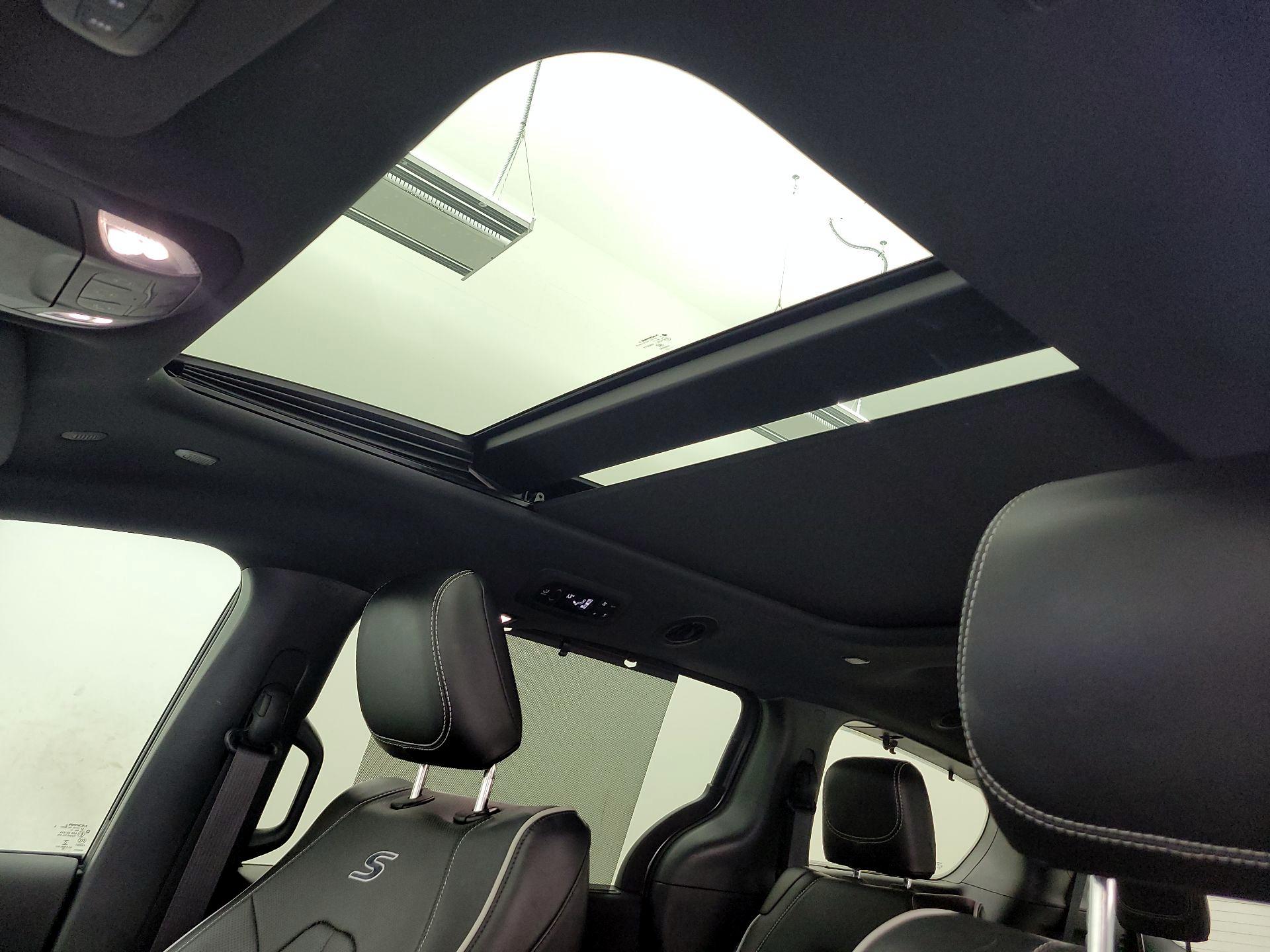 Thumbnail: 2023 Chrysler Pacifica - 20