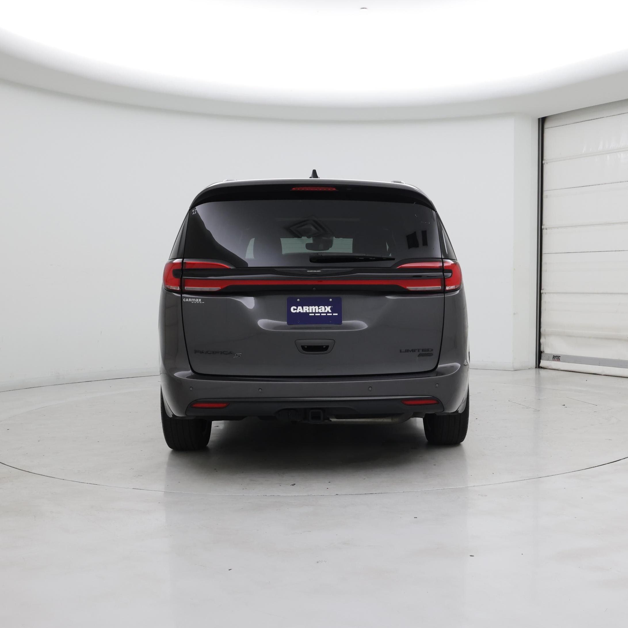 Thumbnail: 2023 Chrysler Pacifica - 6