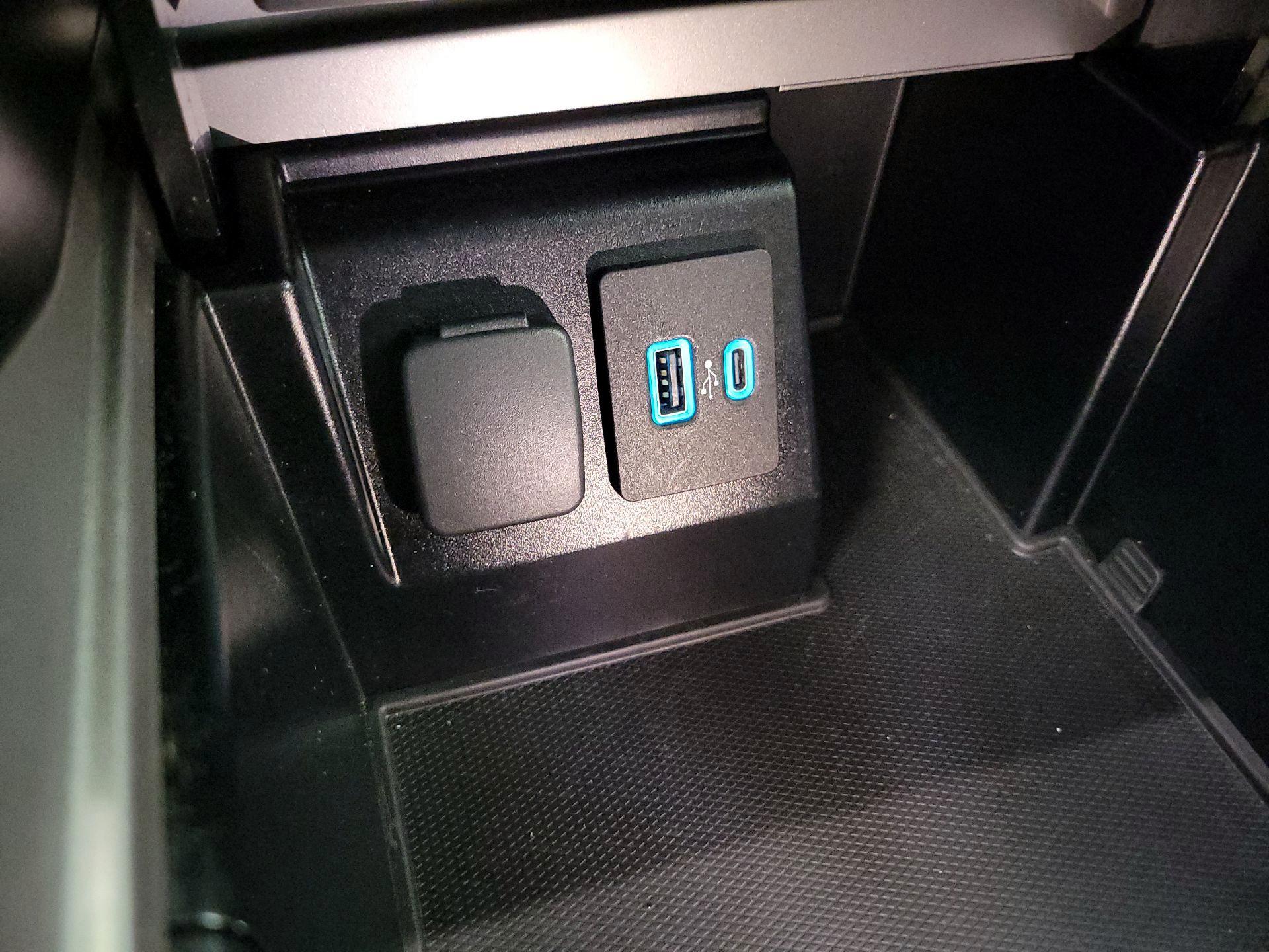 Thumbnail: 2020 Ford Explorer - 18