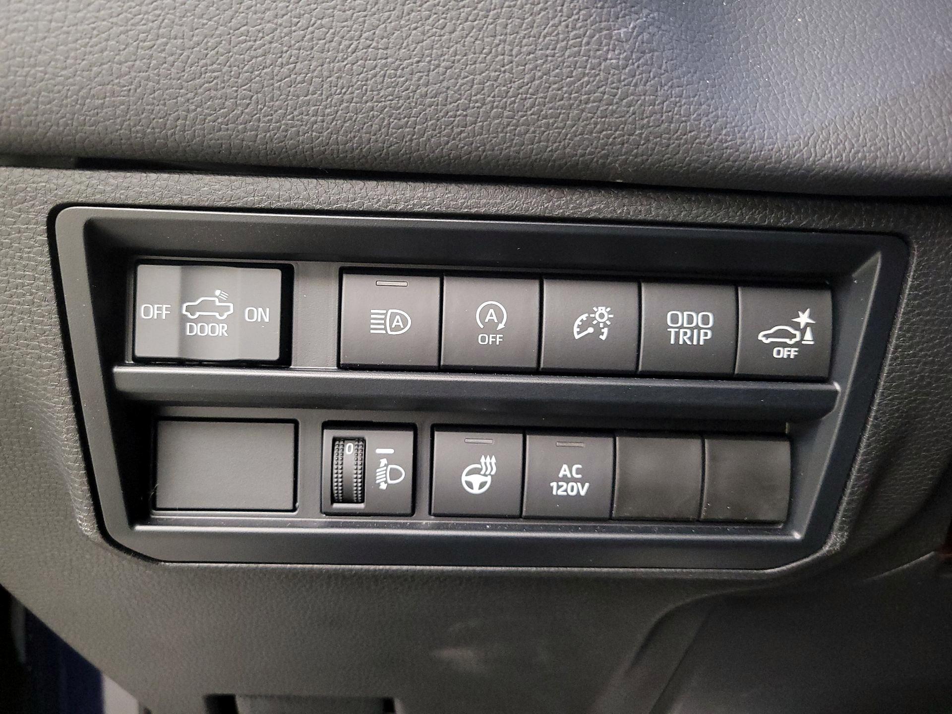 Thumbnail: 2023 Toyota Tundra - 13