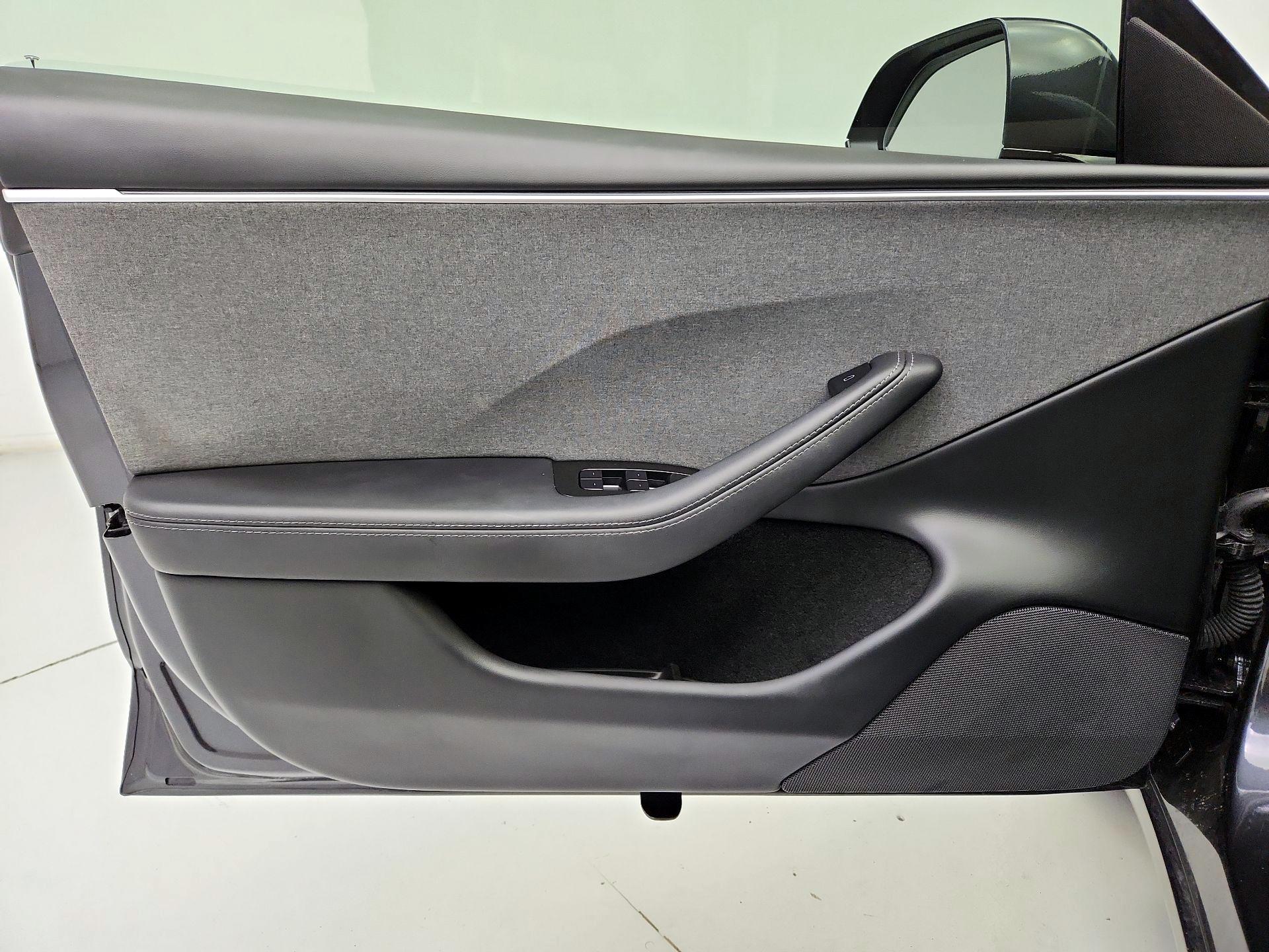 Thumbnail: 2025 Tesla Model 3 - 12