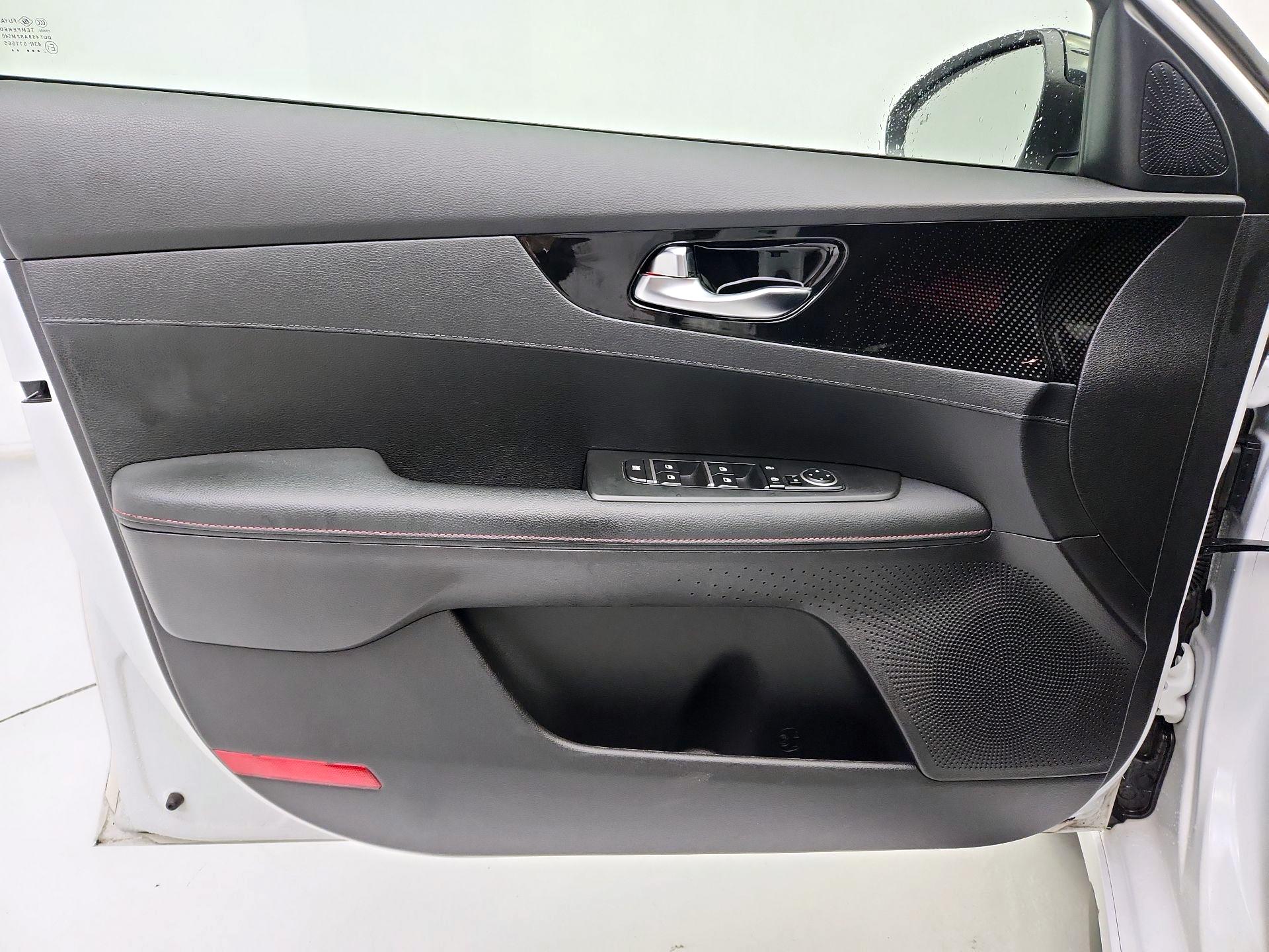 Thumbnail: 2021 Kia Forte - 12