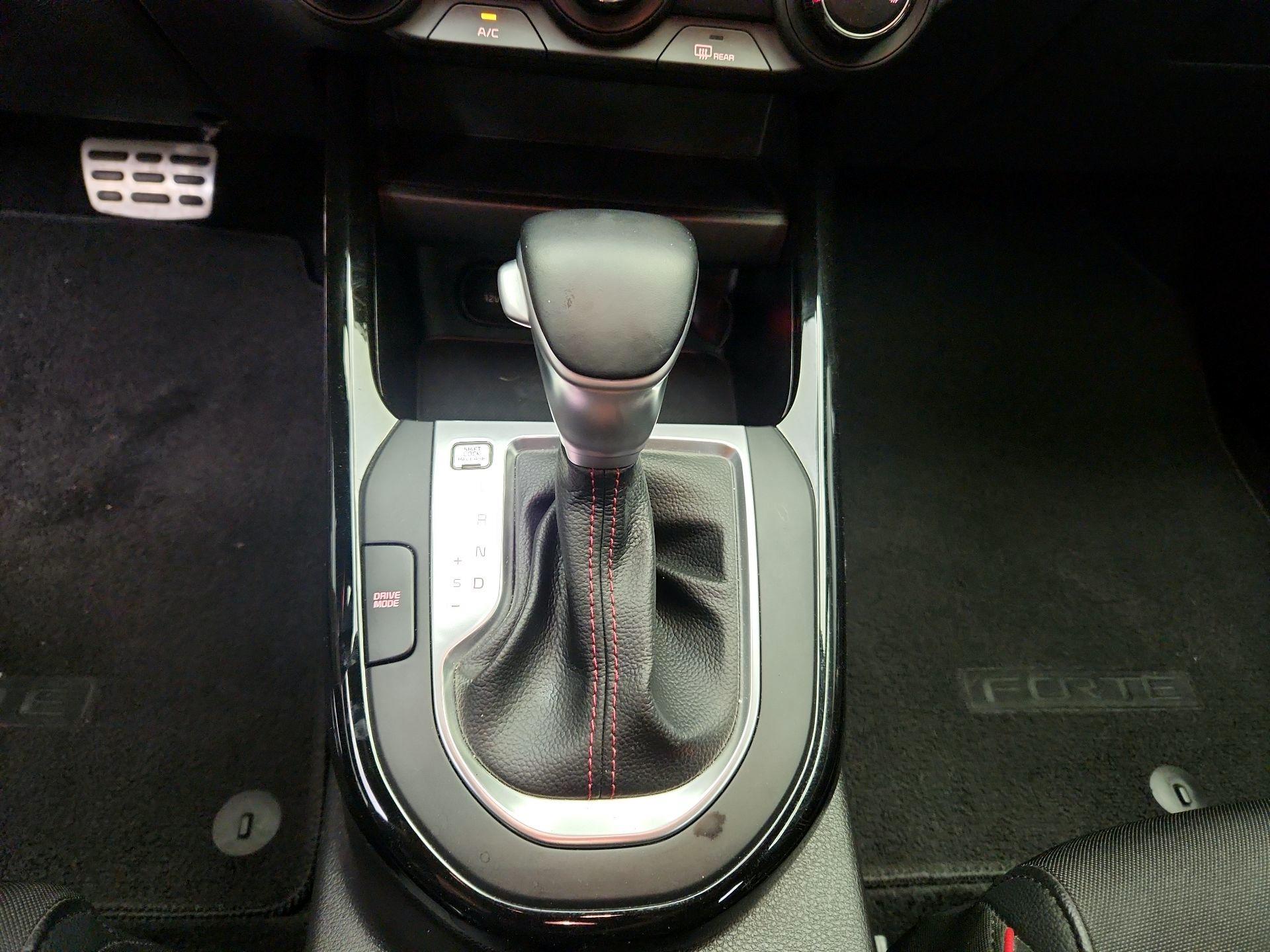 Thumbnail: 2021 Kia Forte - 17