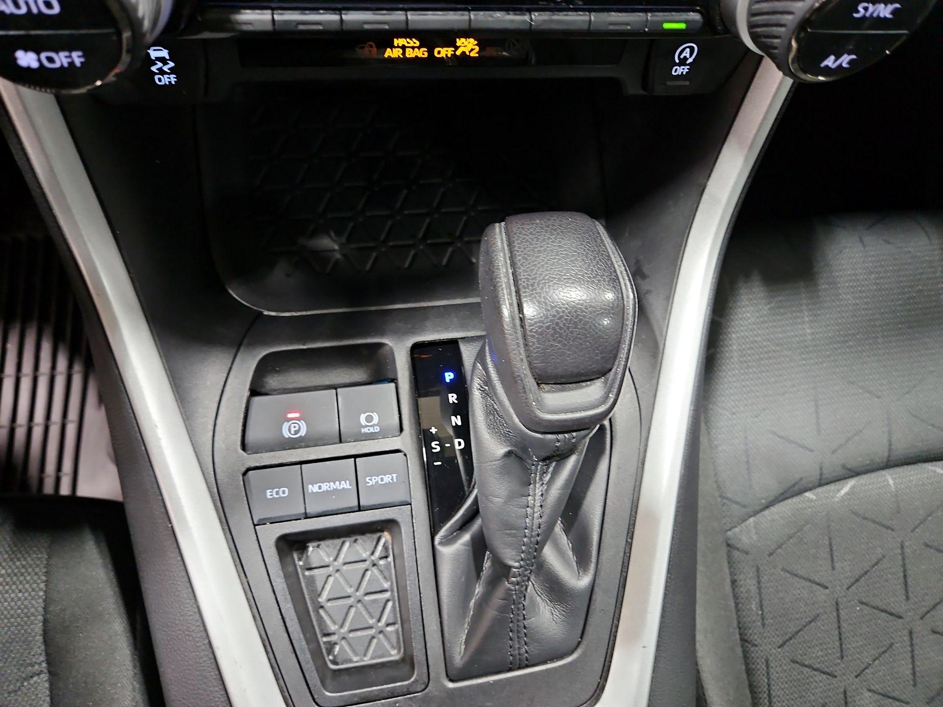 Thumbnail: 2023 Toyota RAV4 - 16