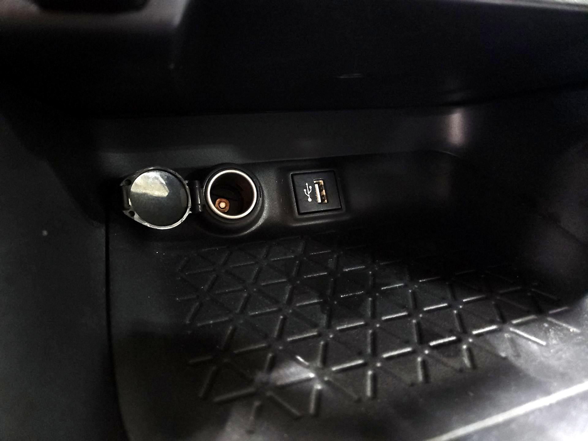 Thumbnail: 2023 Toyota RAV4 - 17