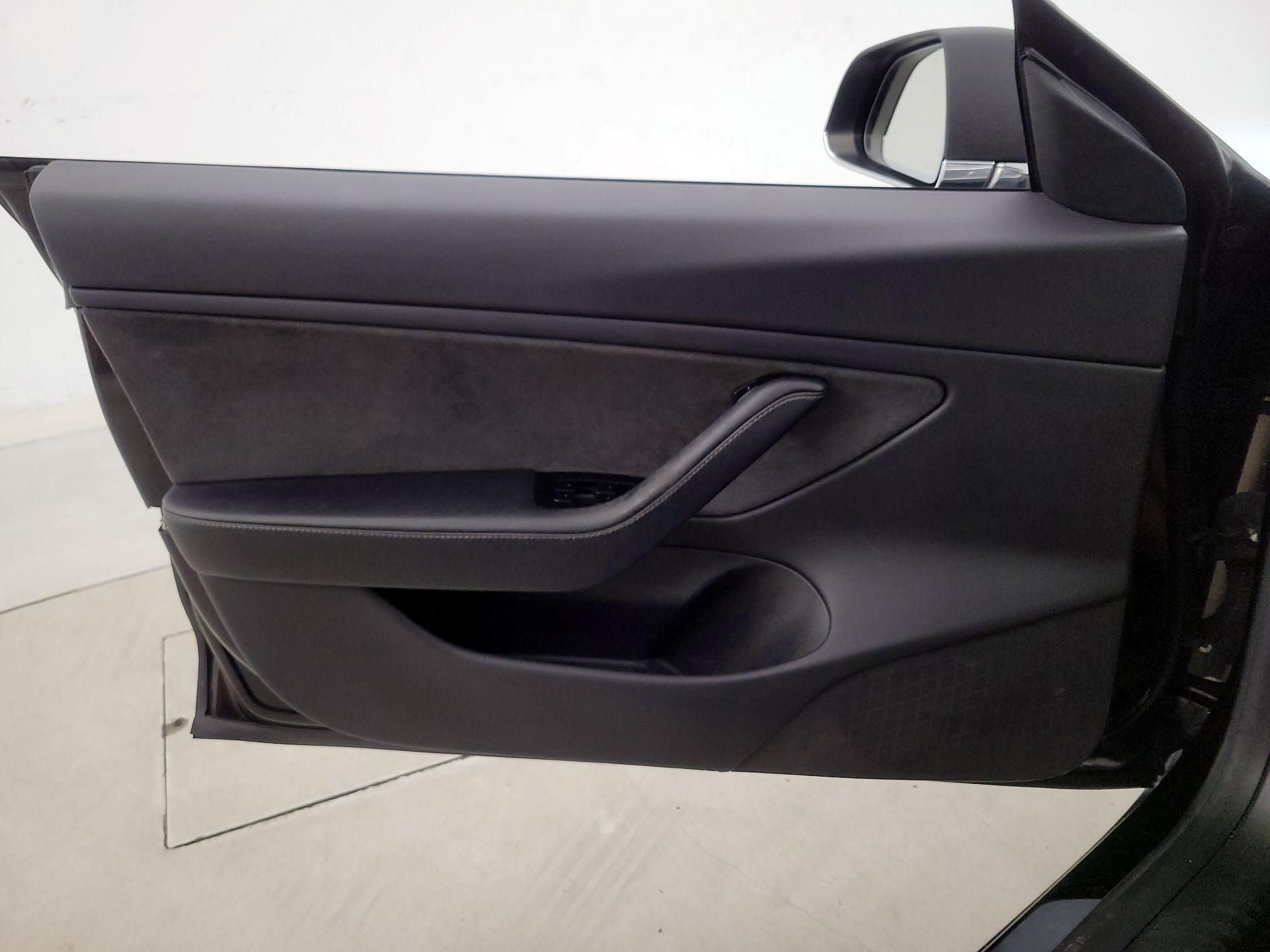 Thumbnail: 2019 Tesla Model 3 - 12