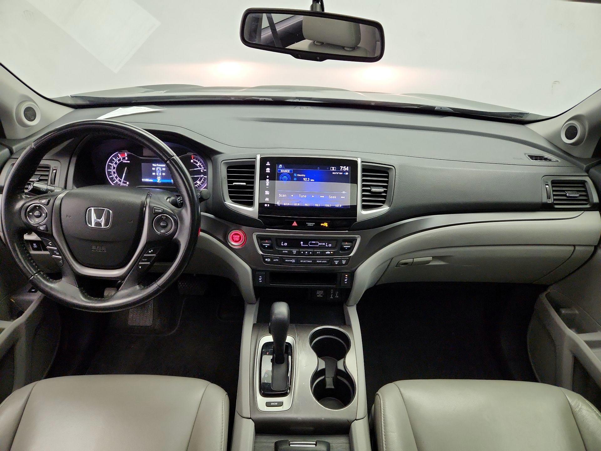 Thumbnail: 2017 Honda Pilot - 9