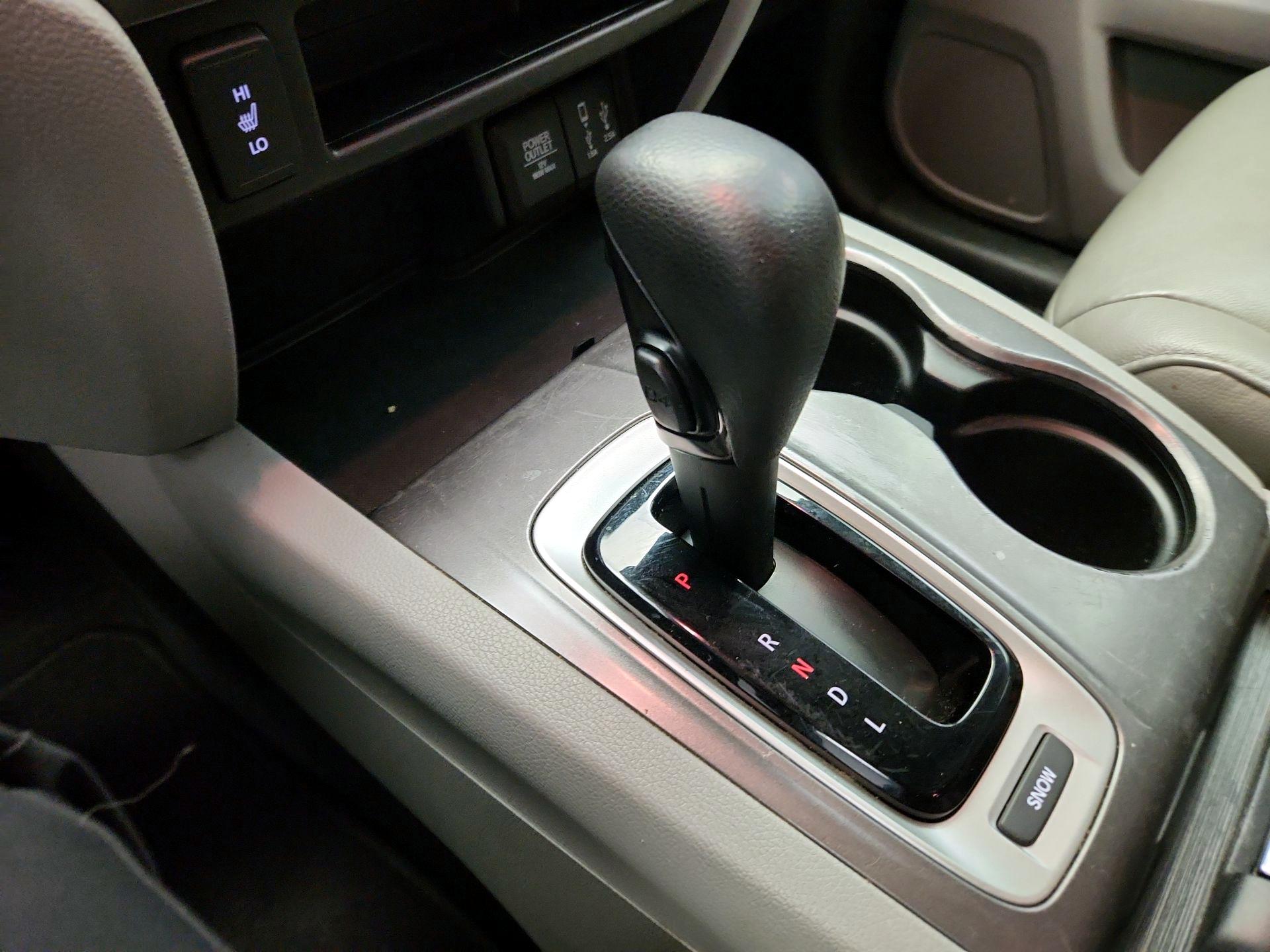 Thumbnail: 2017 Honda Pilot - 17