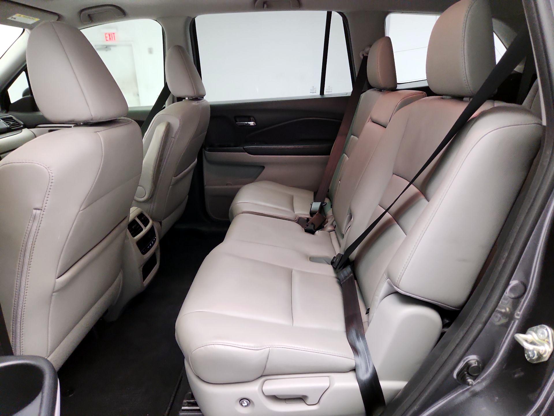 Thumbnail: 2017 Honda Pilot - 20