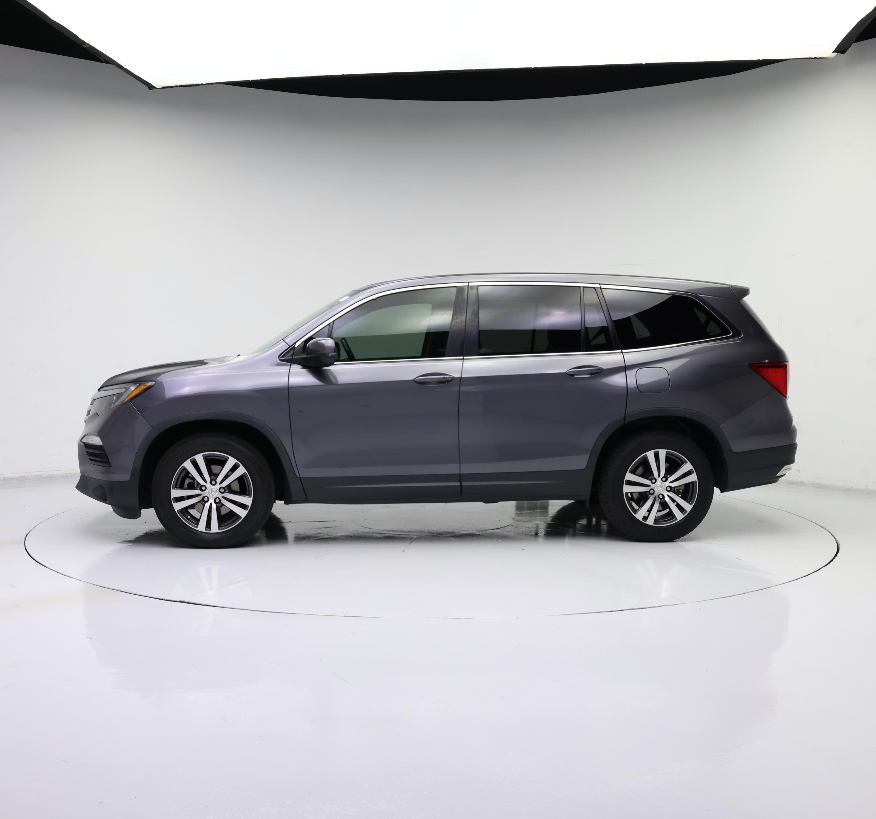 Thumbnail: 2017 Honda Pilot - 3