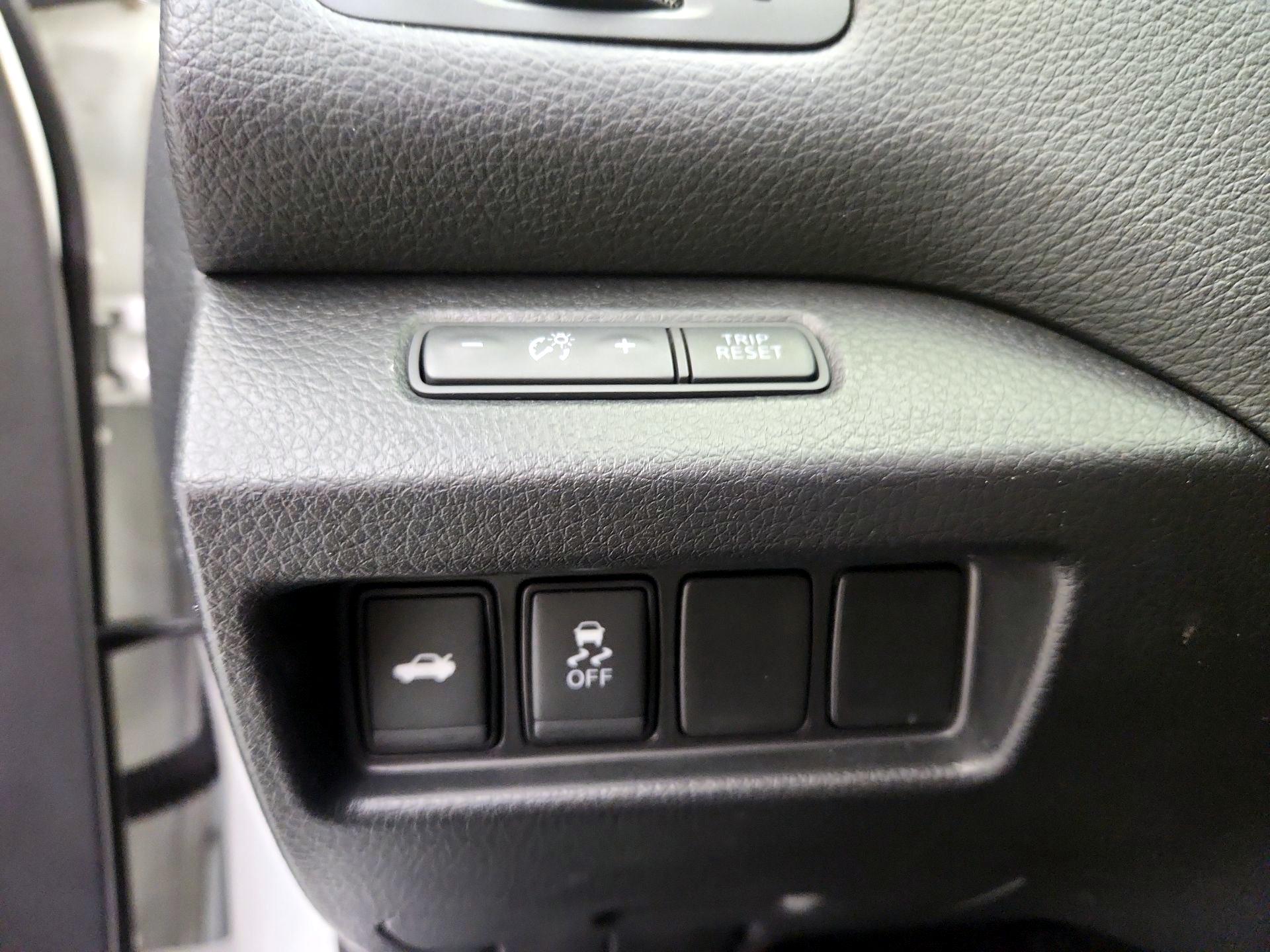 Thumbnail: 2018 Nissan Altima - 13