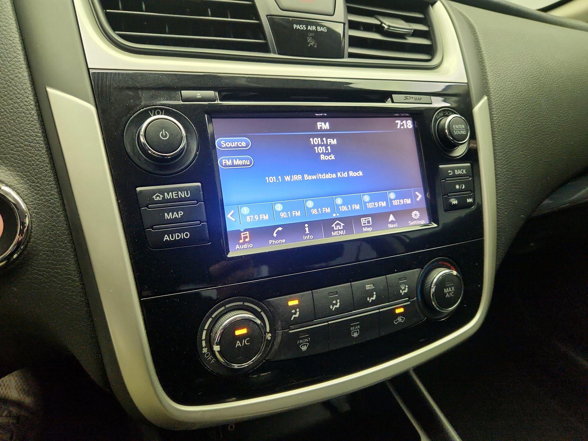 Thumbnail: 2018 Nissan Altima - 16