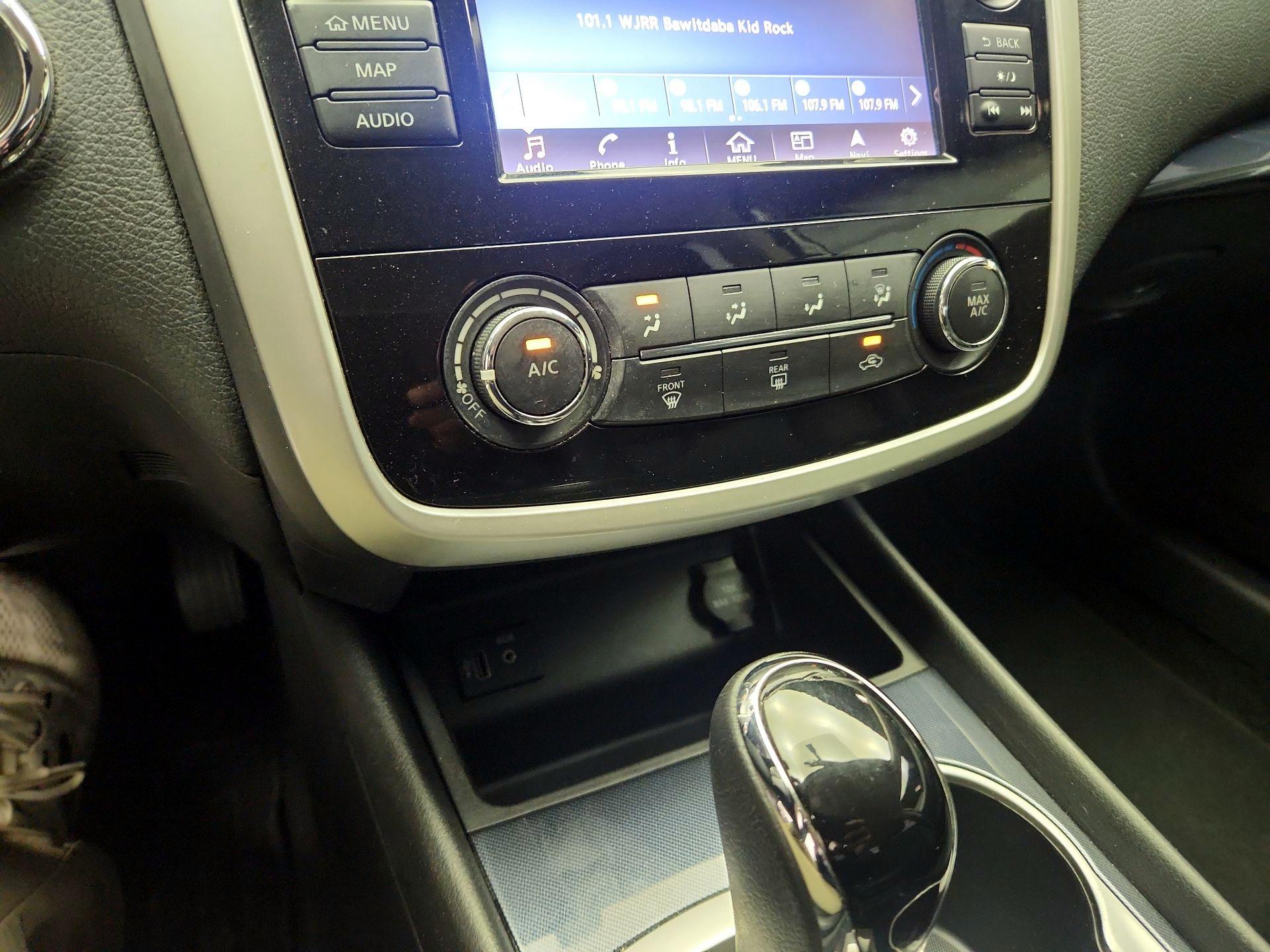 Thumbnail: 2018 Nissan Altima - 17