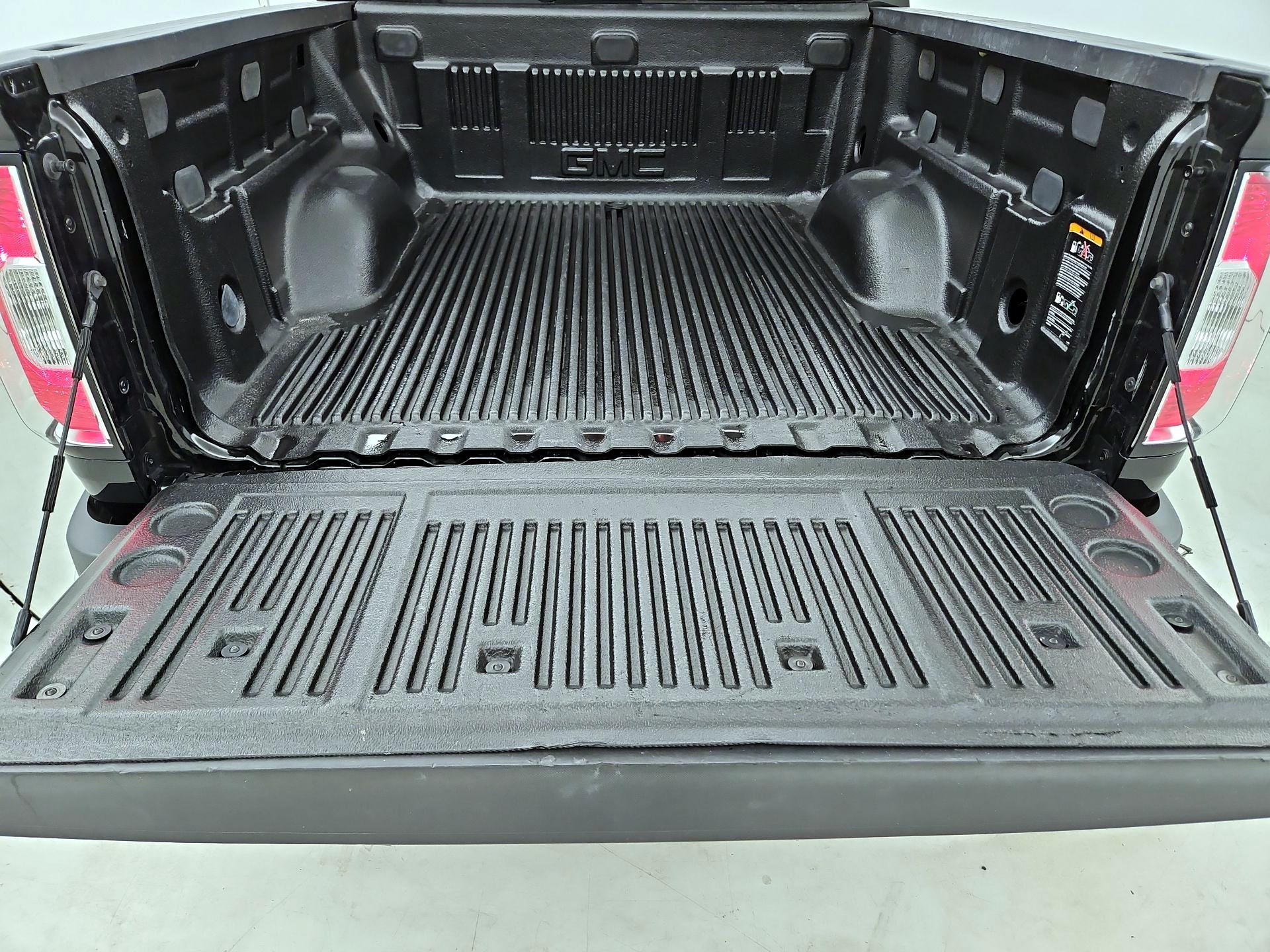 Thumbnail: 2018 GMC Canyon - 20