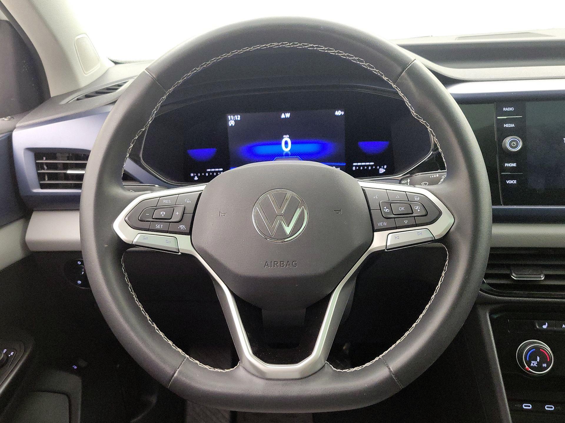 Thumbnail: 2023 Volkswagen Taos - 10