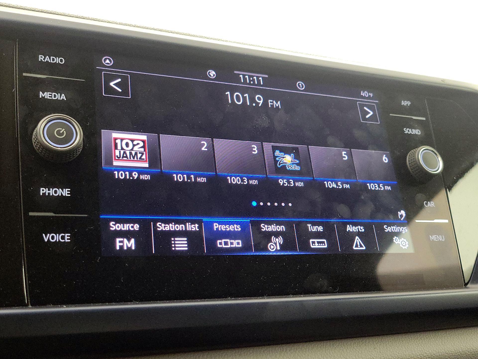 Thumbnail: 2023 Volkswagen Taos - 15