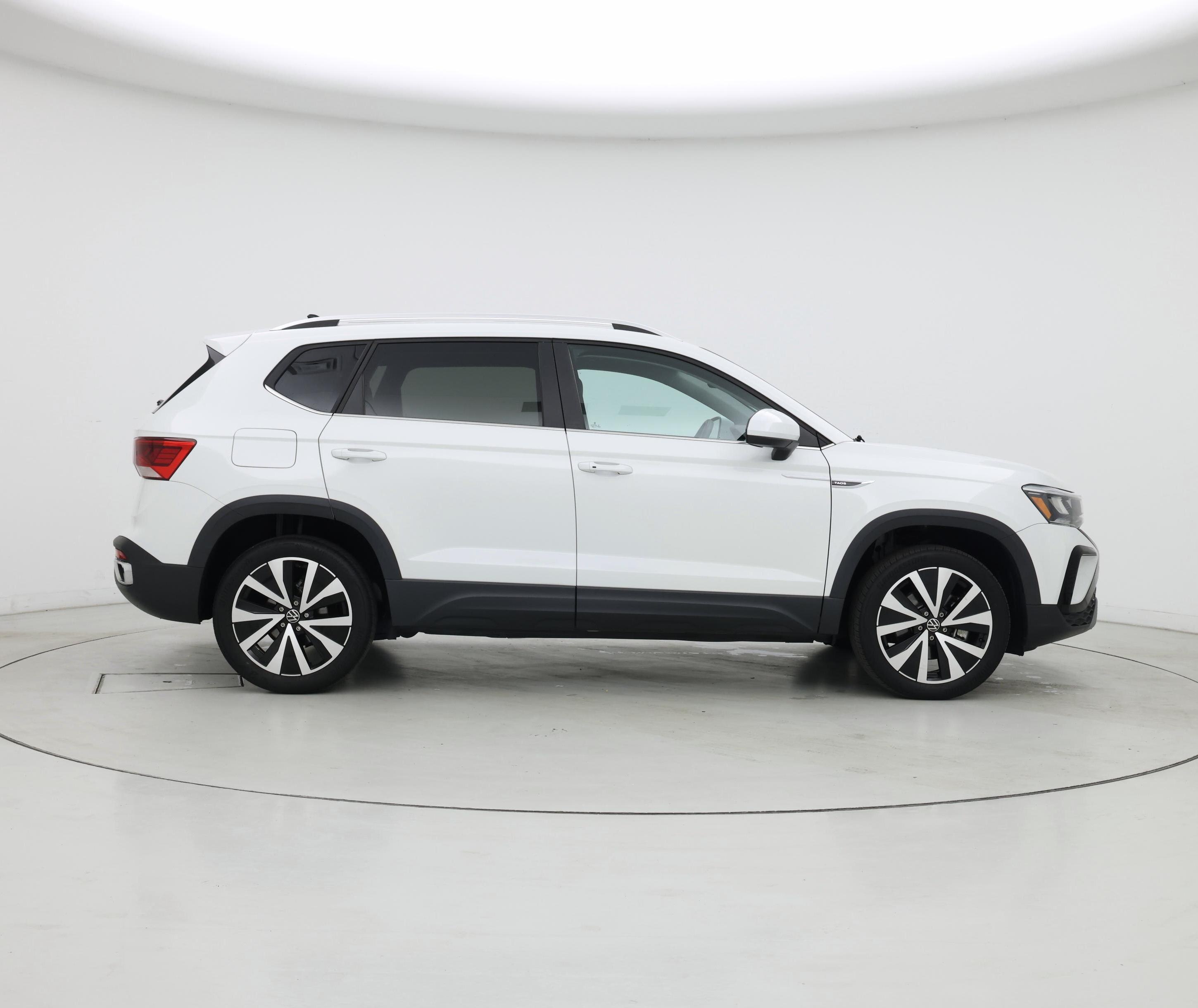 Thumbnail: 2023 Volkswagen Taos - 7