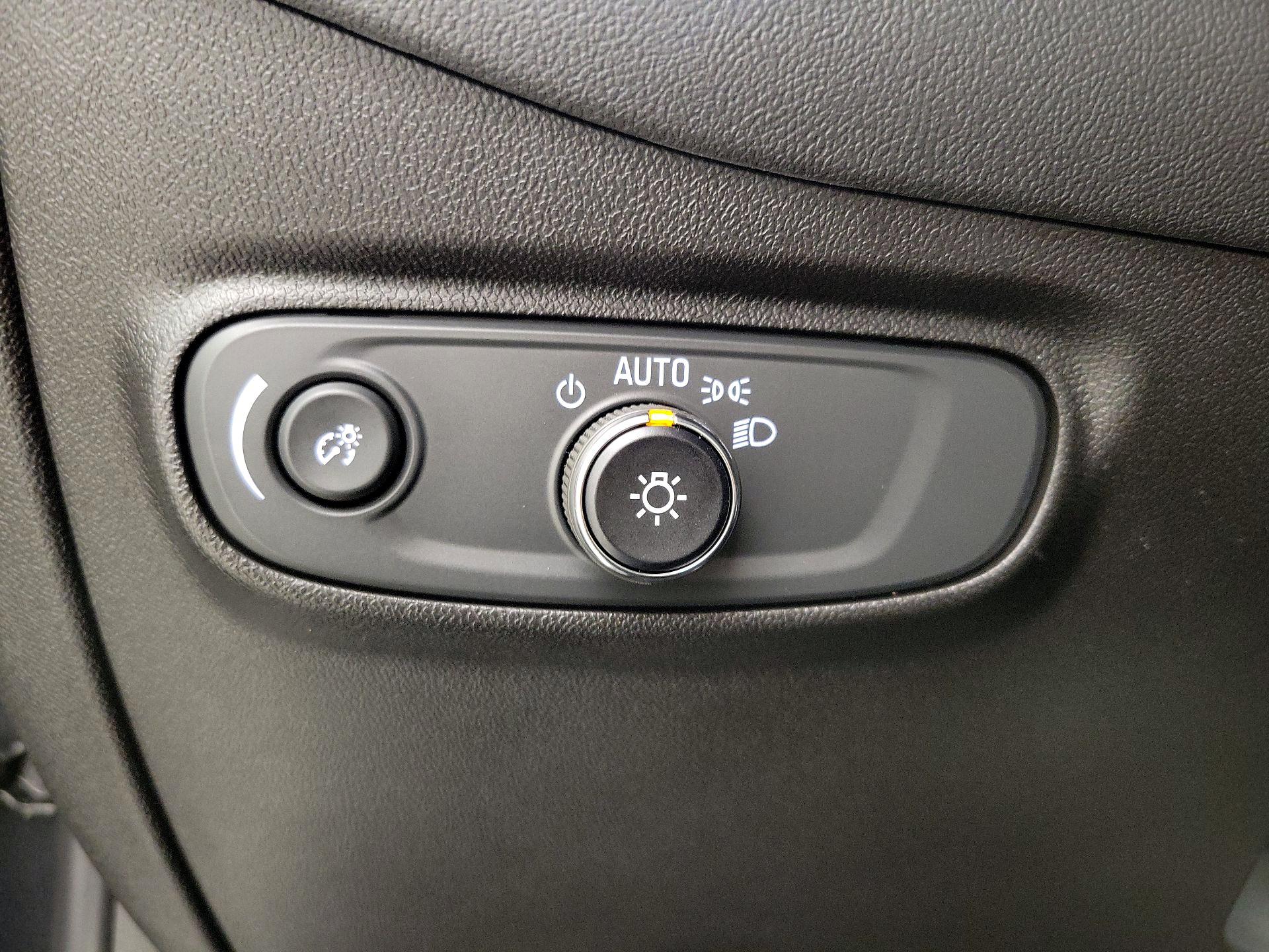 Thumbnail: 2022 Chevrolet Equinox - 13