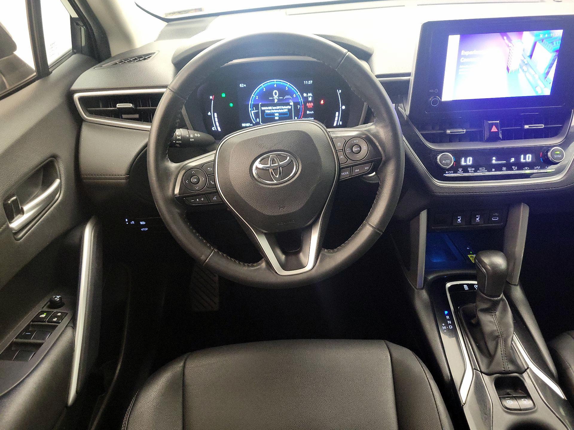 Thumbnail: 2023 Toyota Corolla Cross - 10