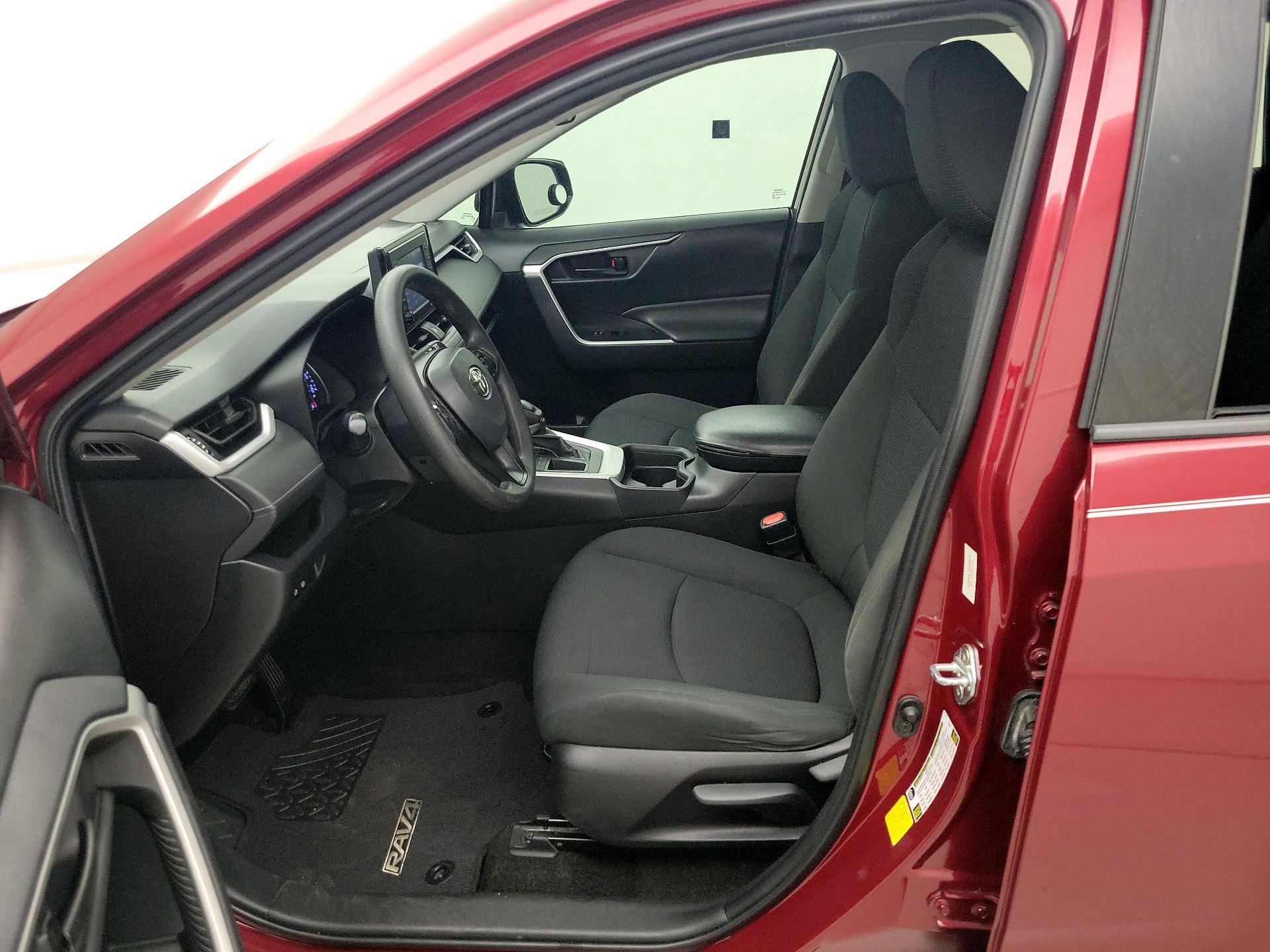 Thumbnail: 2020 Toyota RAV4 - 11