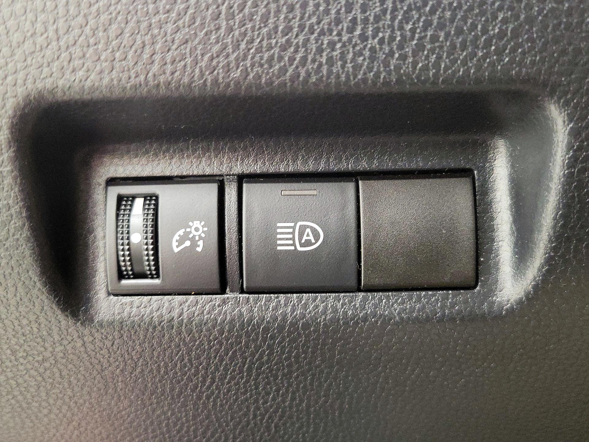 Thumbnail: 2020 Toyota RAV4 - 13