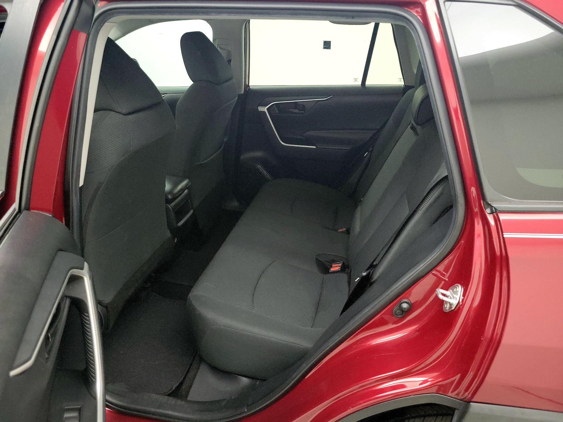 Thumbnail: 2020 Toyota RAV4 - 19