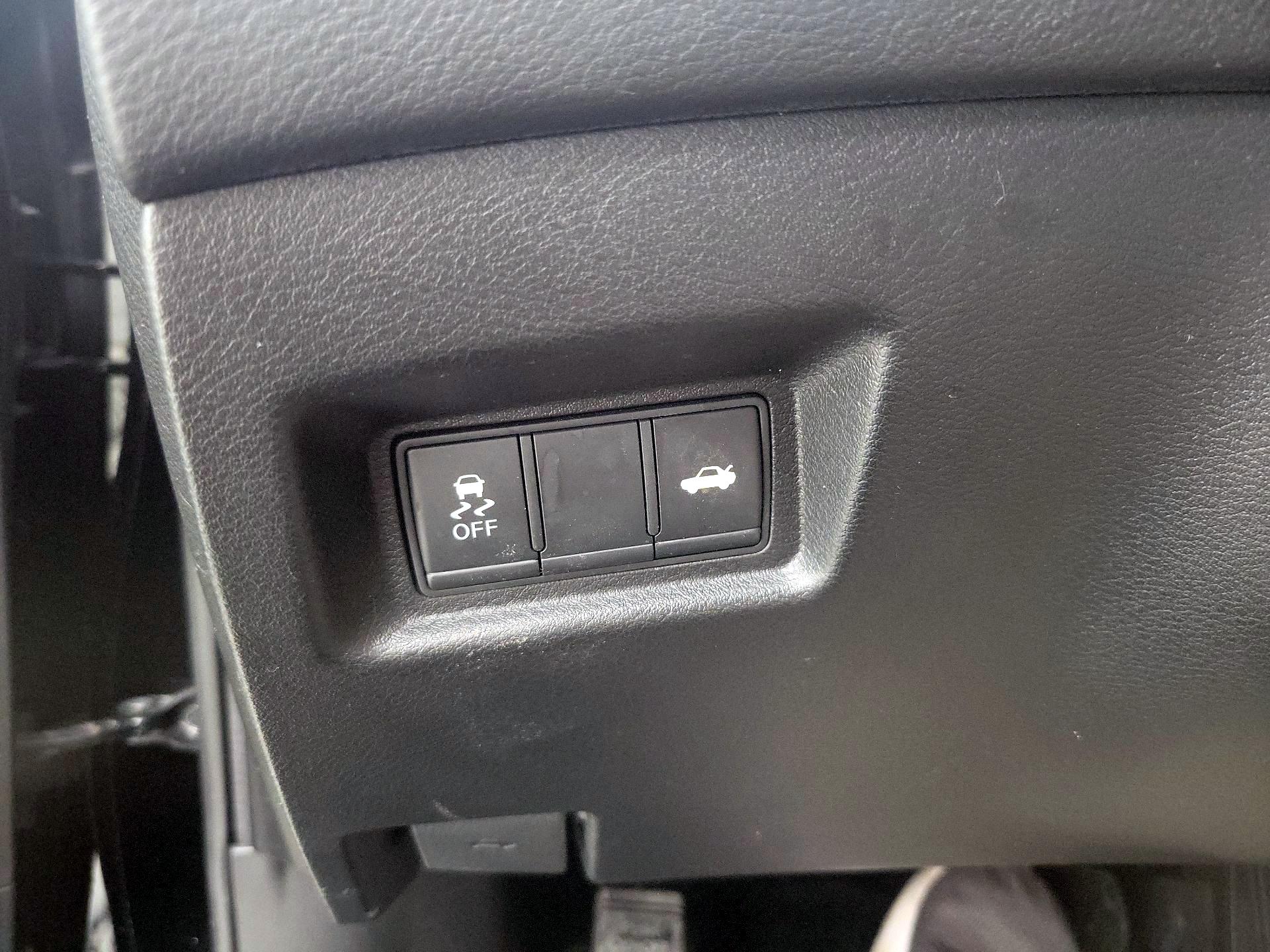 Thumbnail: 2017 INFINITI Q50 - 13