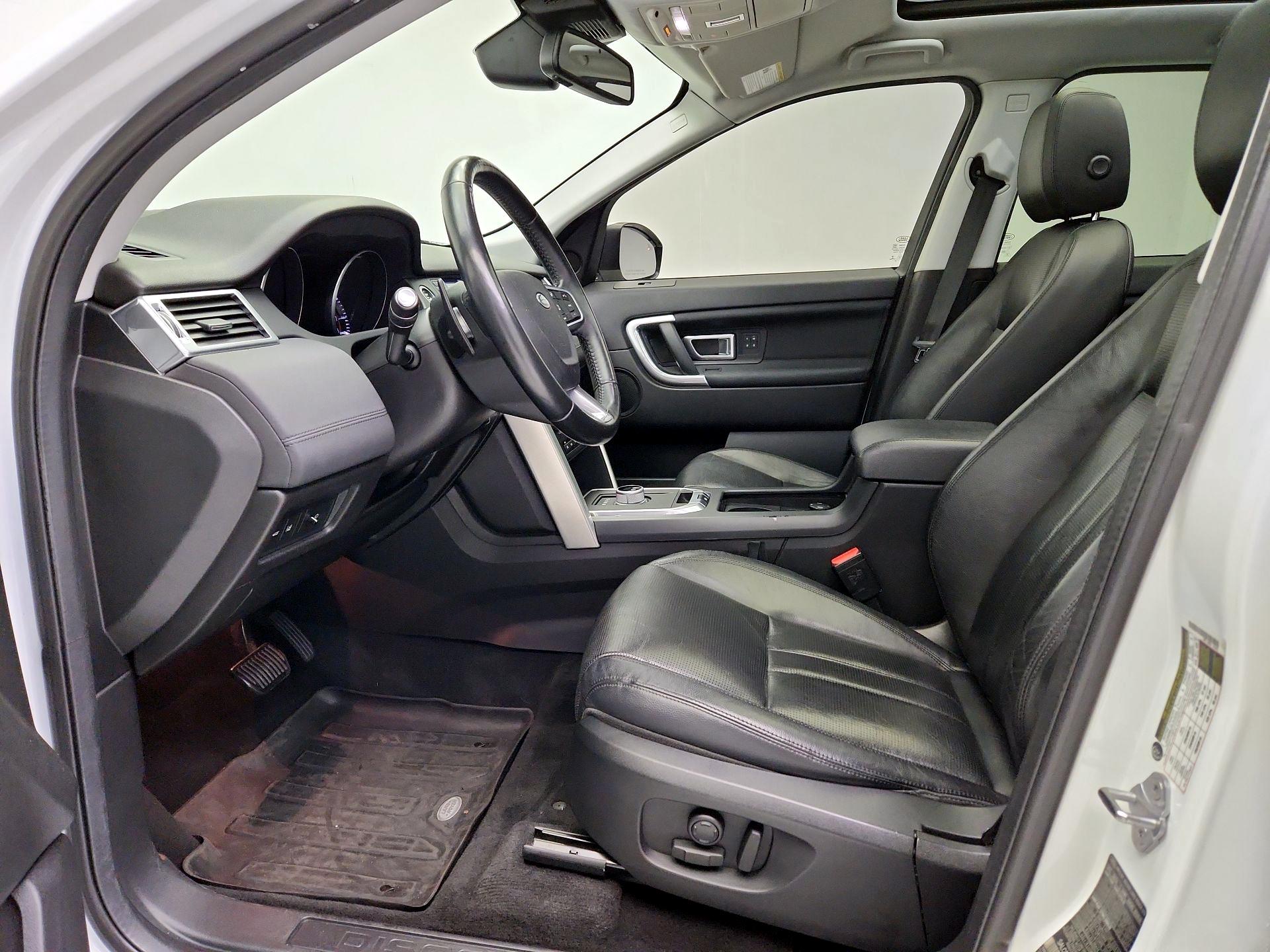 Thumbnail: 2016 Land Rover Discovery Sport - 11