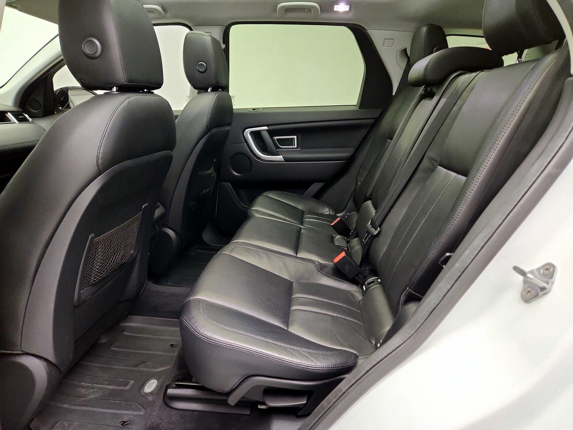 Thumbnail: 2016 Land Rover Discovery Sport - 20