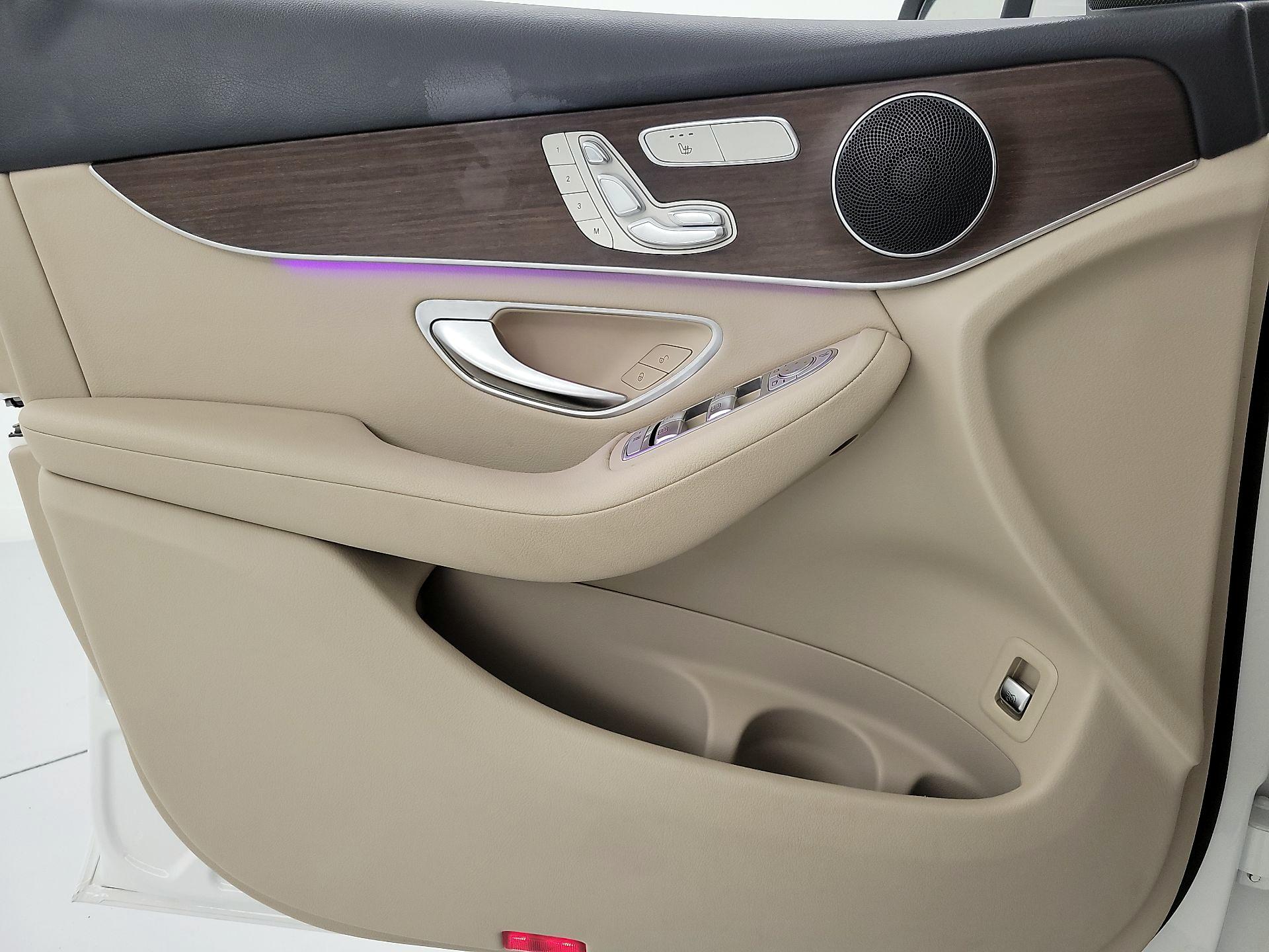 Thumbnail: 2020 Mercedes-Benz GLC - 12