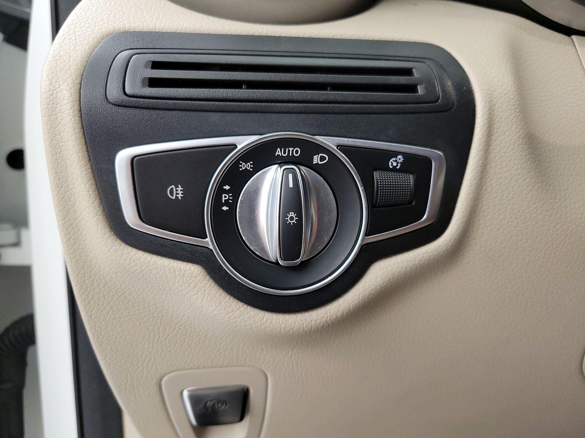 Thumbnail: 2020 Mercedes-Benz GLC - 13