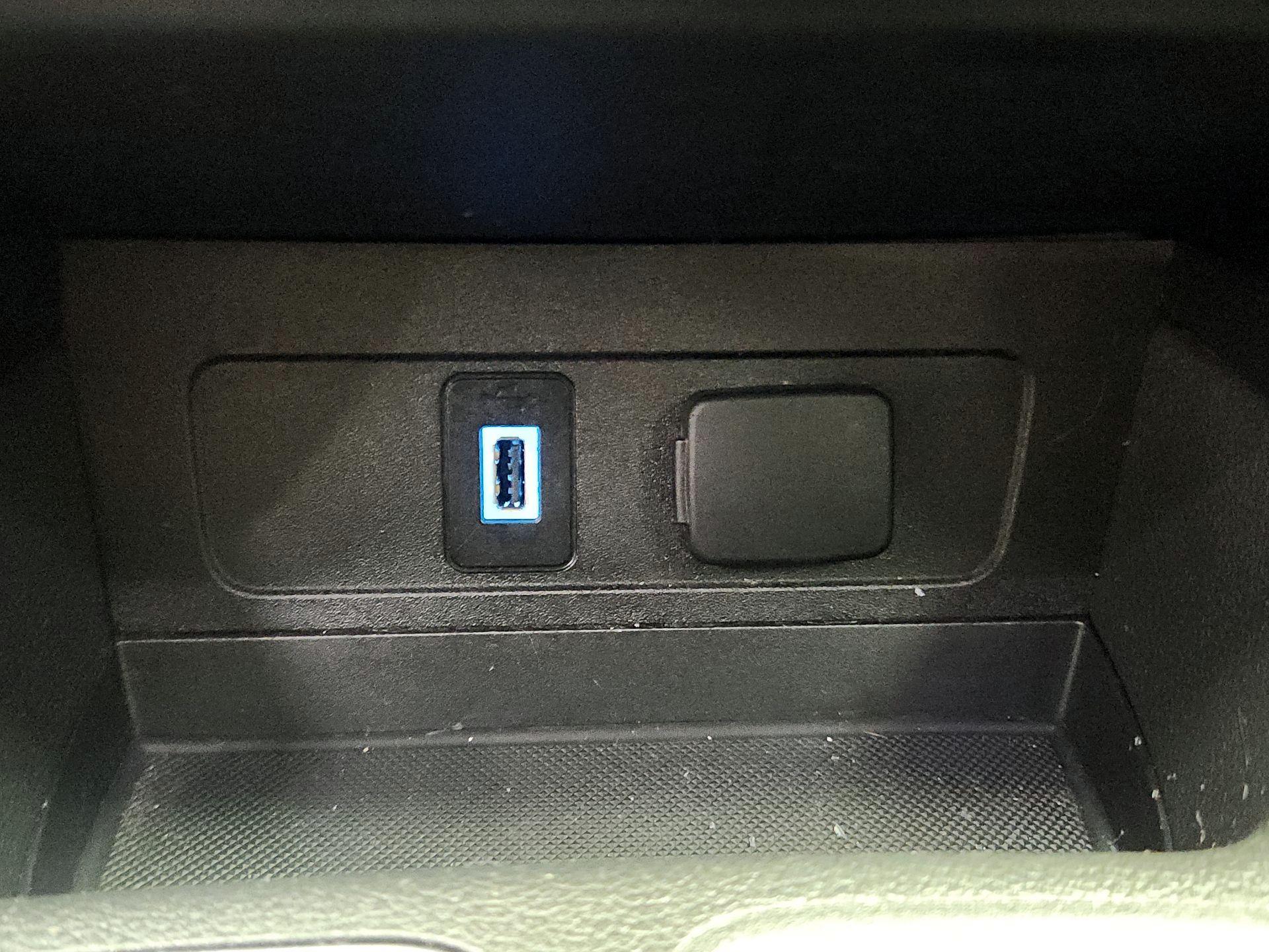 Thumbnail: 2019 Ford Escape - 18