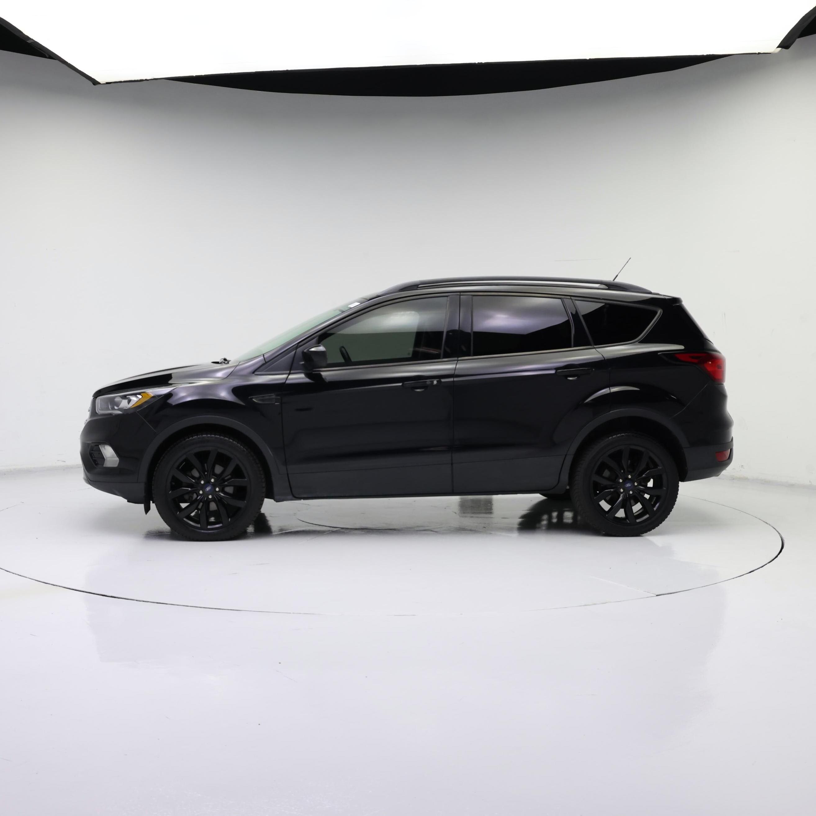 Thumbnail: 2019 Ford Escape - 3