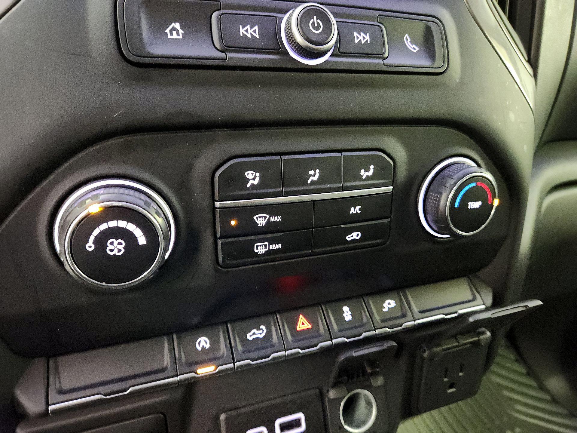 Thumbnail: 2021 Chevrolet Silverado 1500 - 16