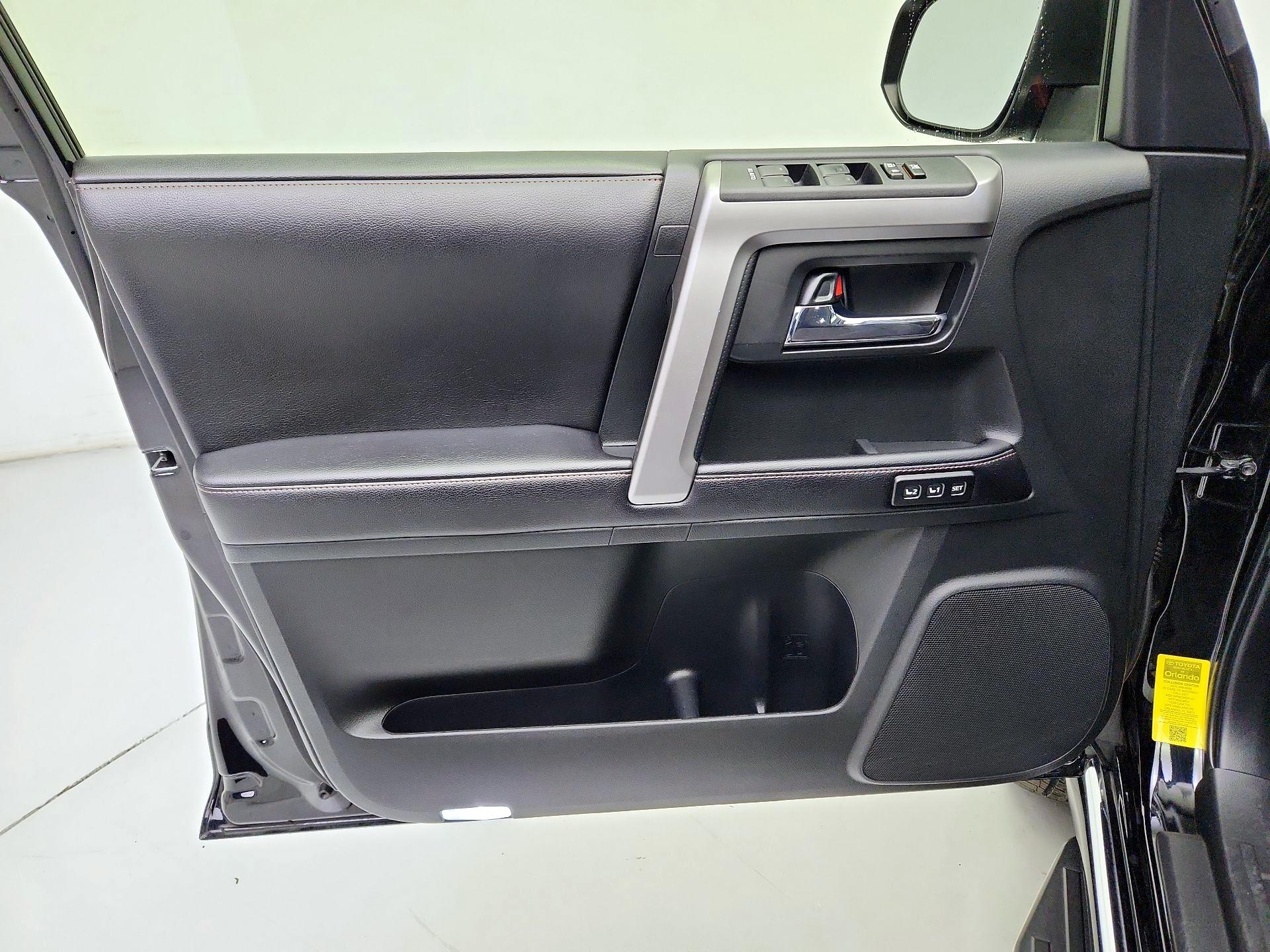 Thumbnail: 2016 Toyota 4Runner - 12