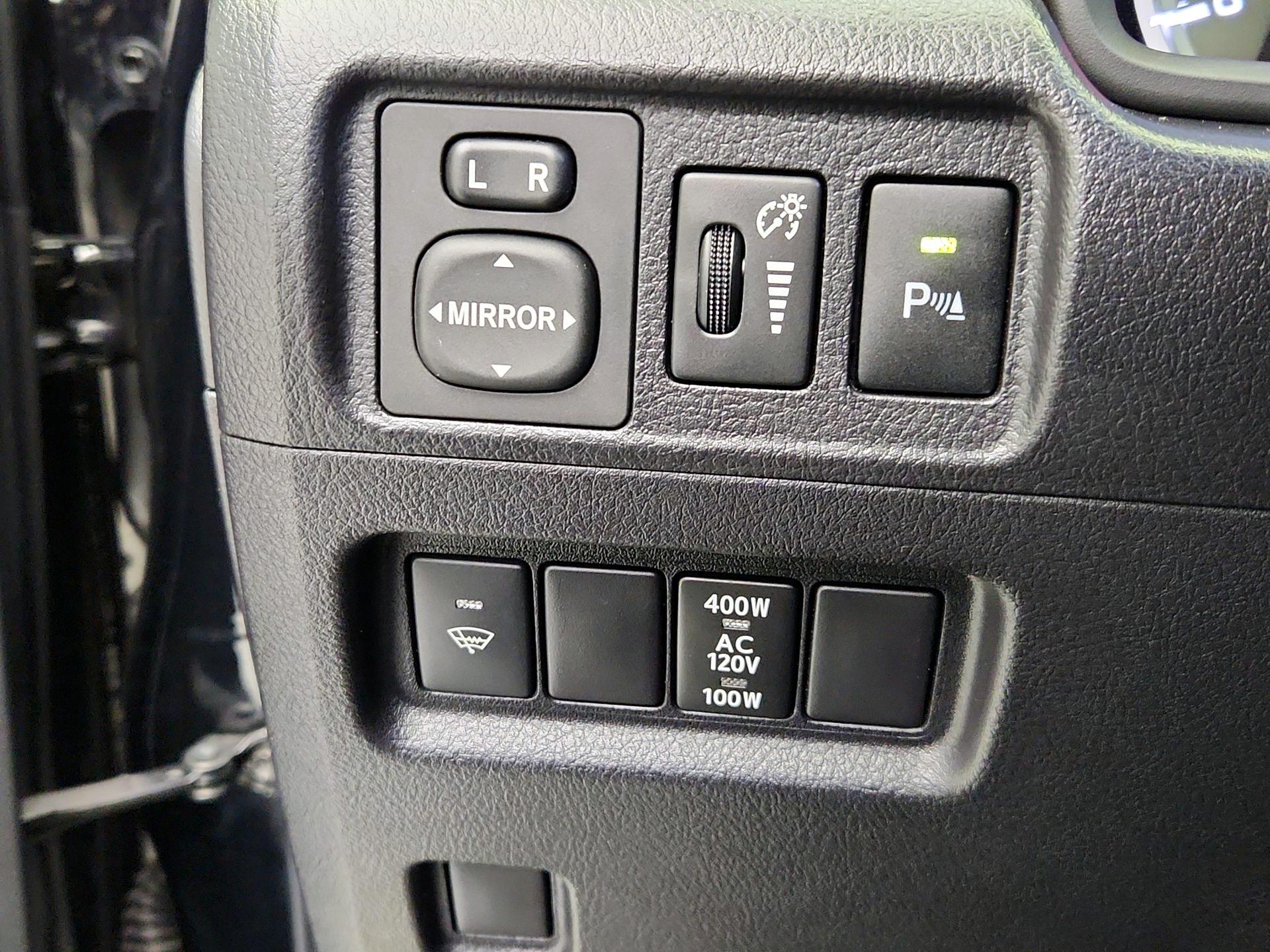 Thumbnail: 2016 Toyota 4Runner - 13