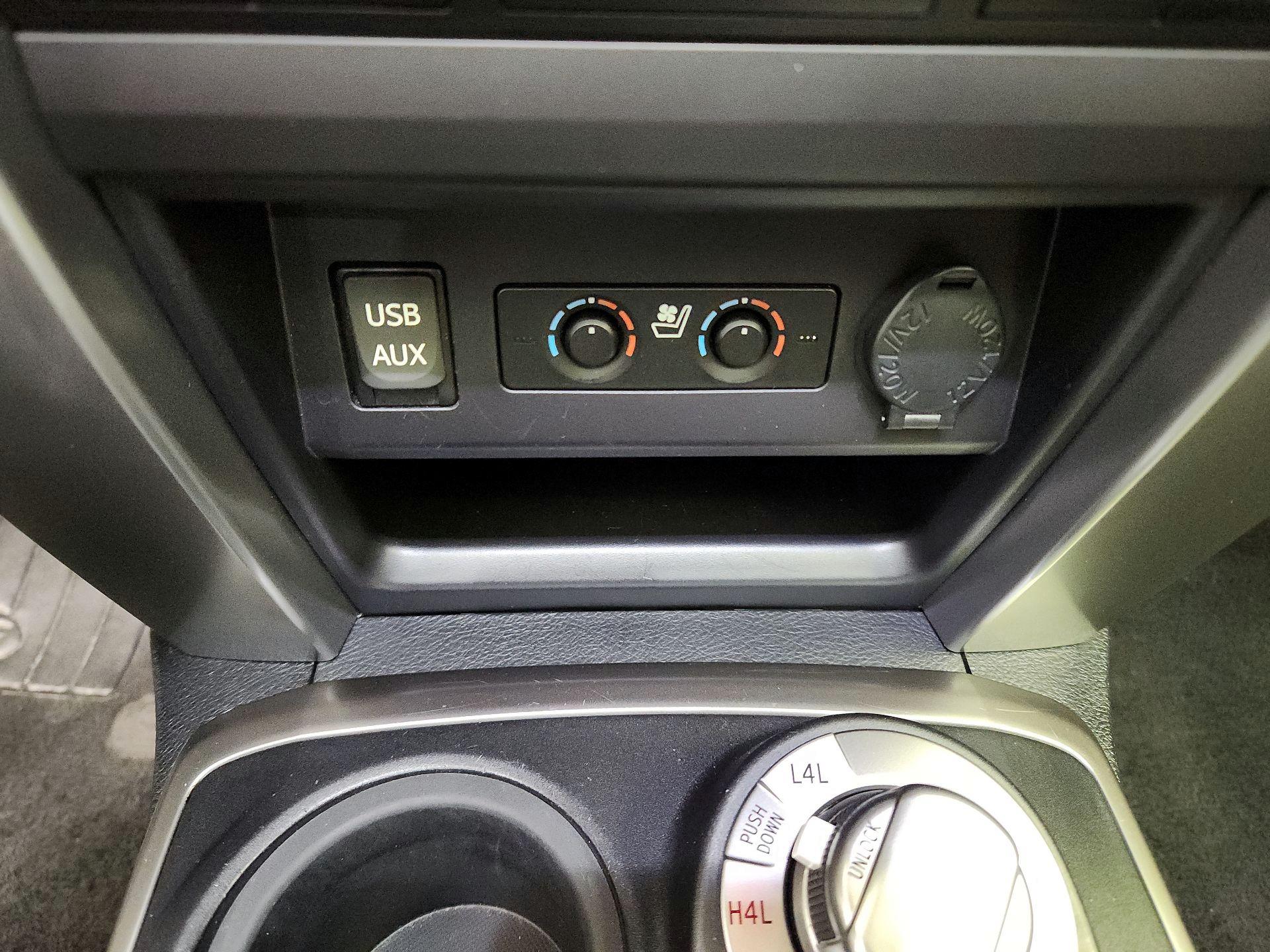 Thumbnail: 2016 Toyota 4Runner - 19