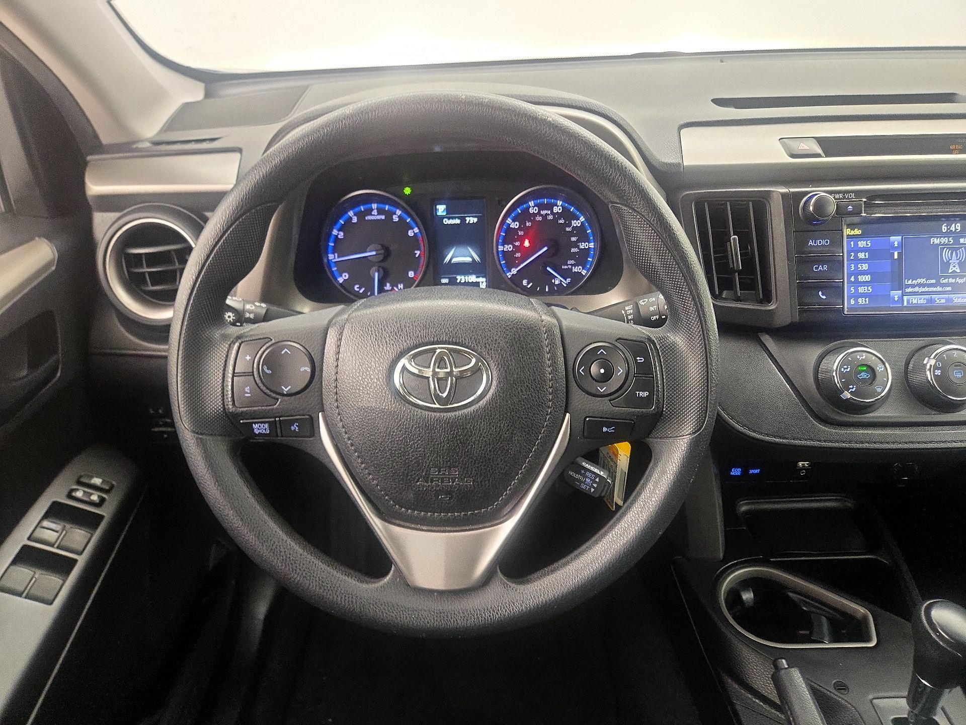Thumbnail: 2018 Toyota RAV4 - 10