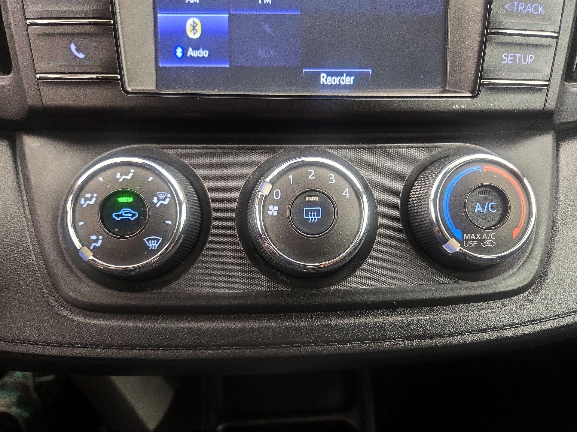 Thumbnail: 2018 Toyota RAV4 - 16