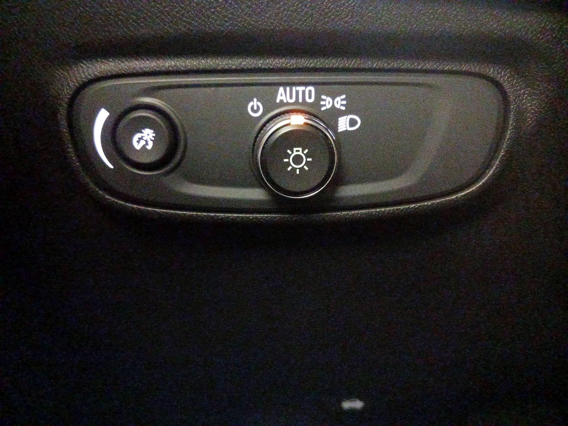 Thumbnail: 2022 Chevrolet Equinox - 13